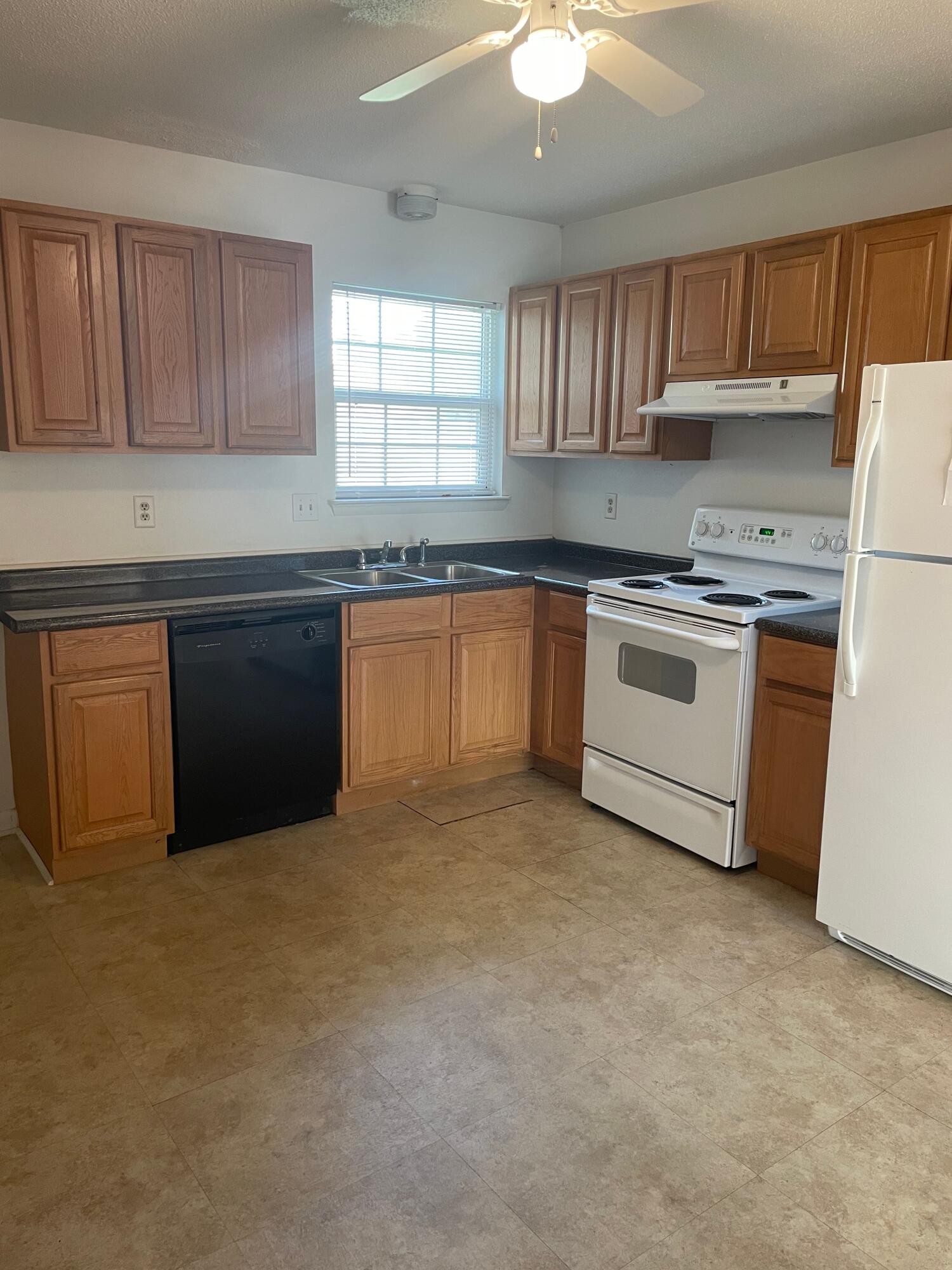 MARY ESTHER-INTR - Residential Lease