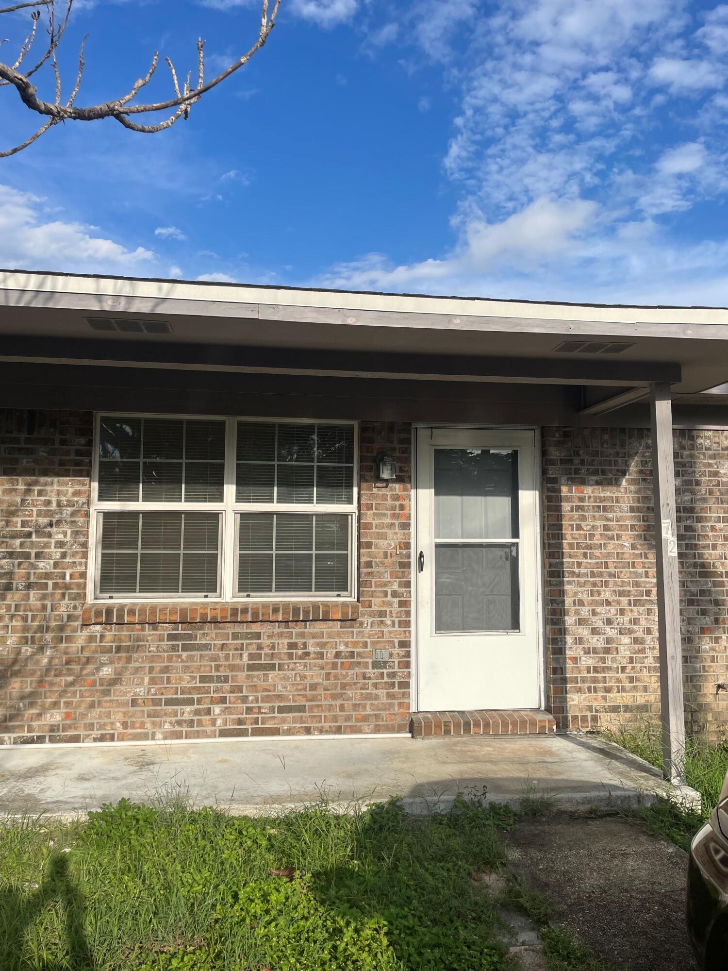 MARY ESTHER-INTR - Residential Lease