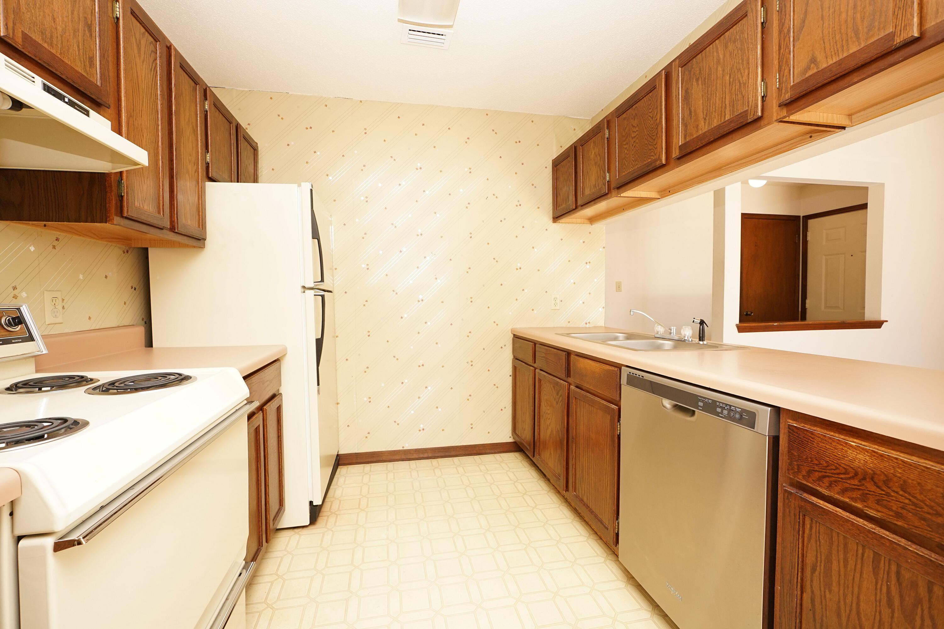 ELM PLACE CONDO - Residential