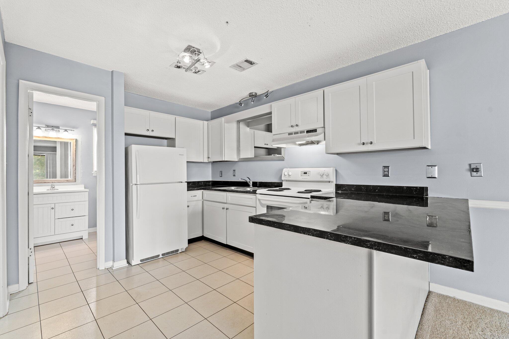 BEACHWOOD VILLAS CONDO - Residential