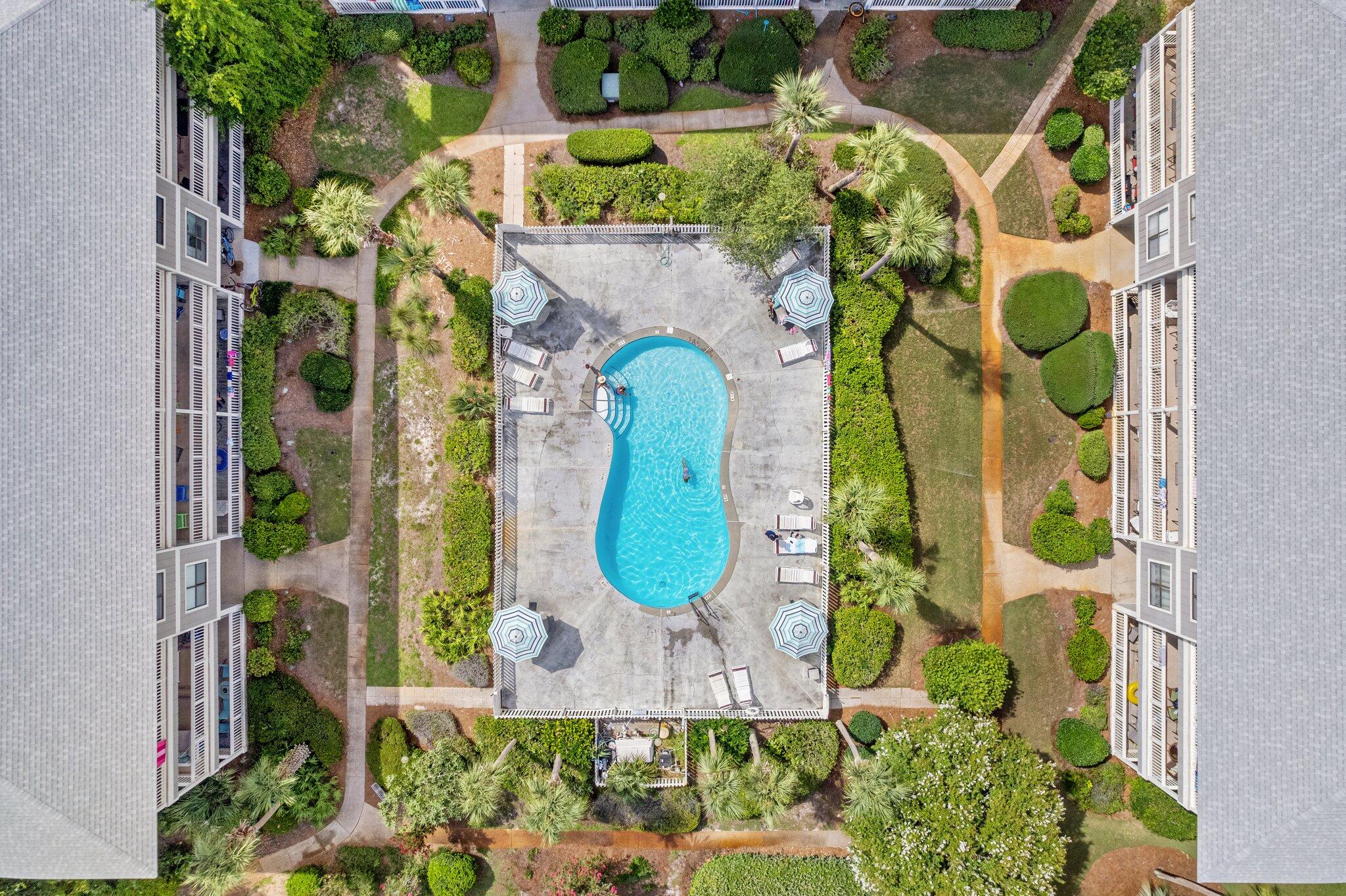 BEACHWOOD VILLAS CONDO - Residential
