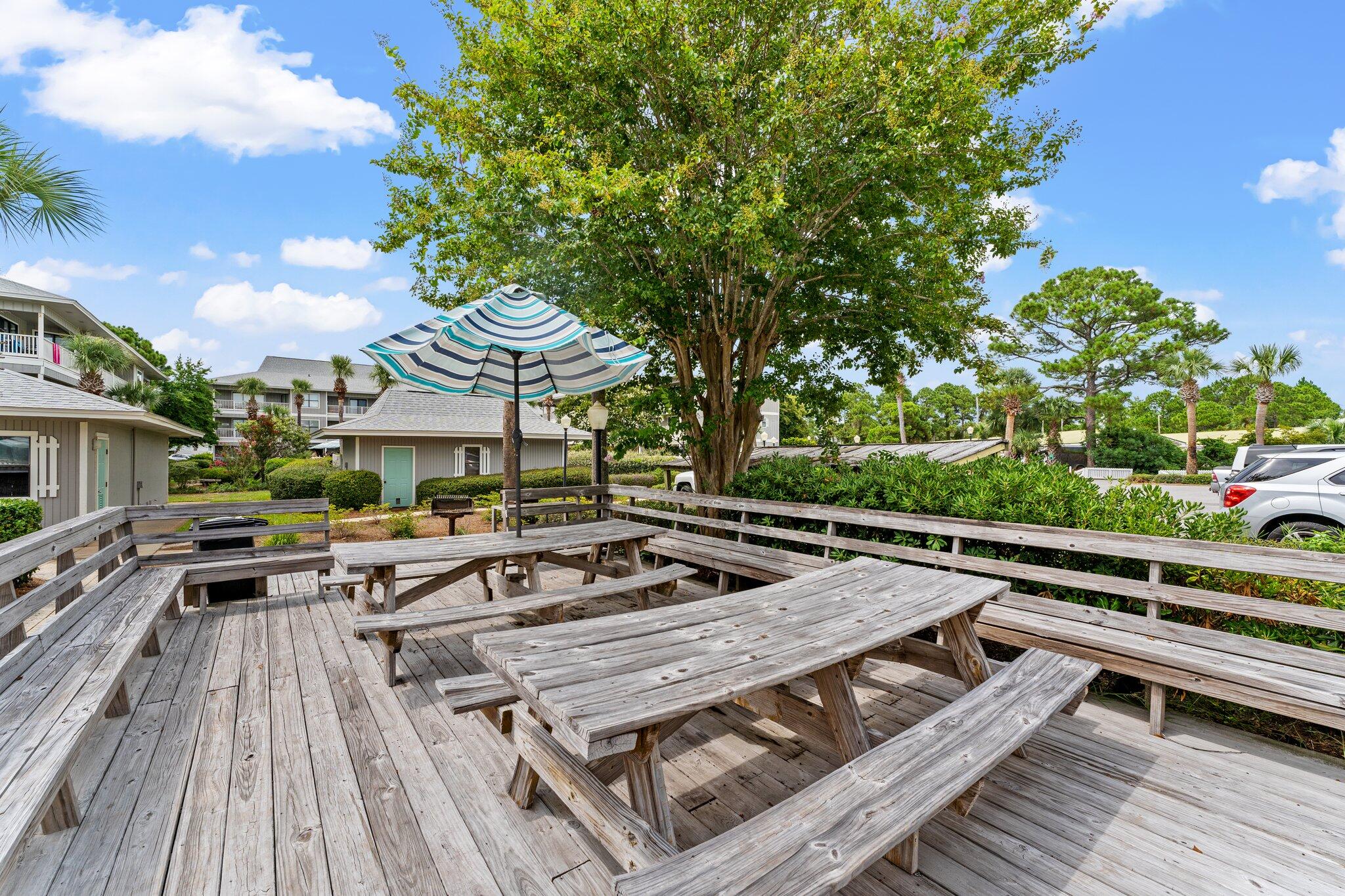 BEACHWOOD VILLAS CONDO - Residential