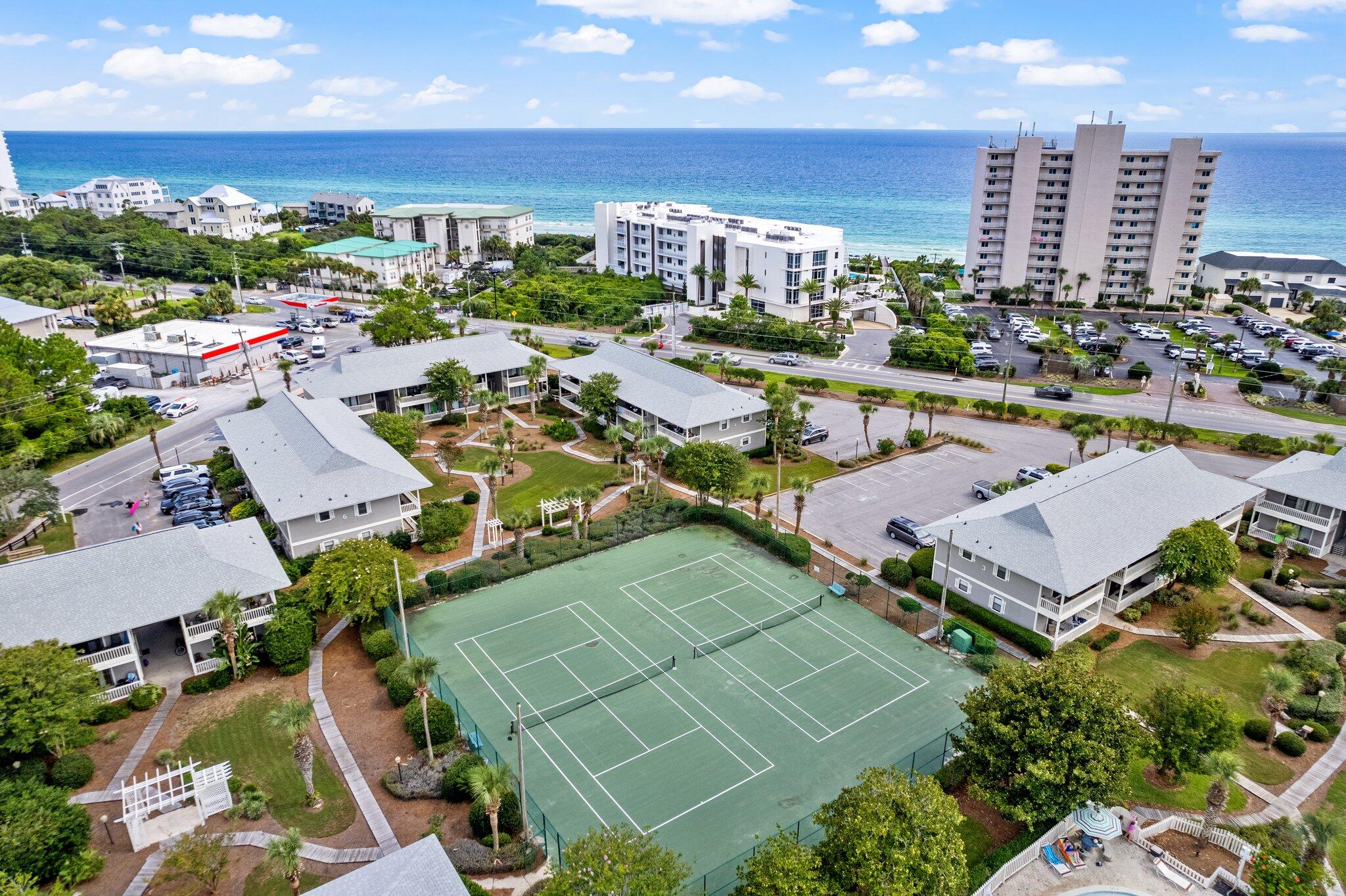 BEACHWOOD VILLAS CONDO - Residential