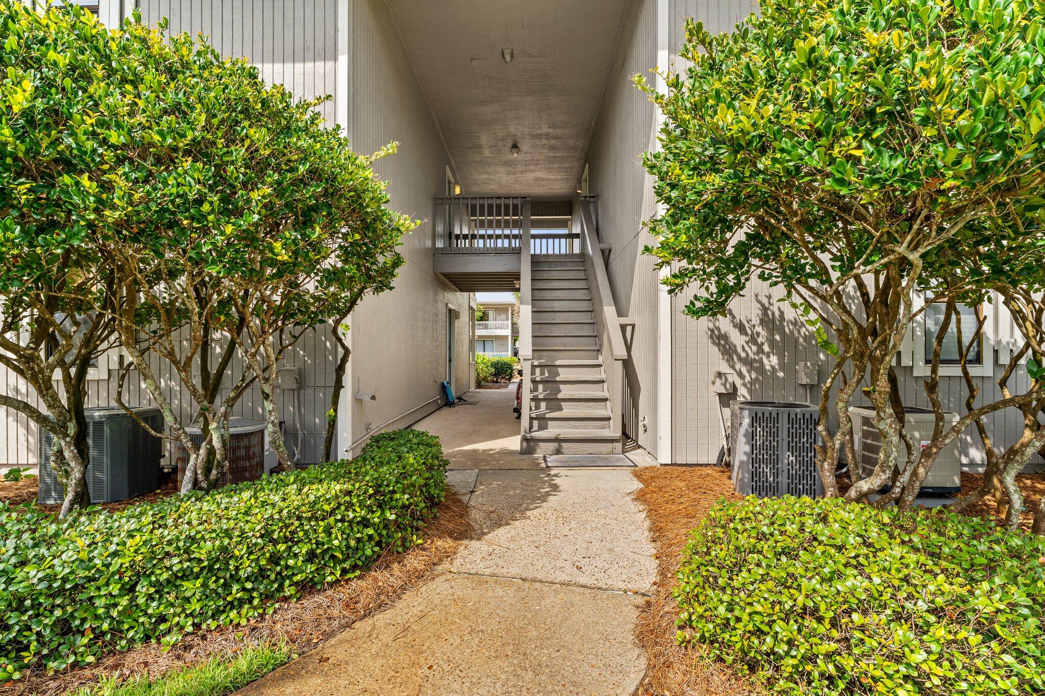 BEACHWOOD VILLAS CONDO - Residential