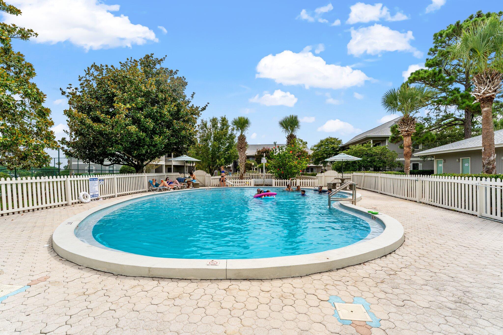 BEACHWOOD VILLAS CONDO - Residential