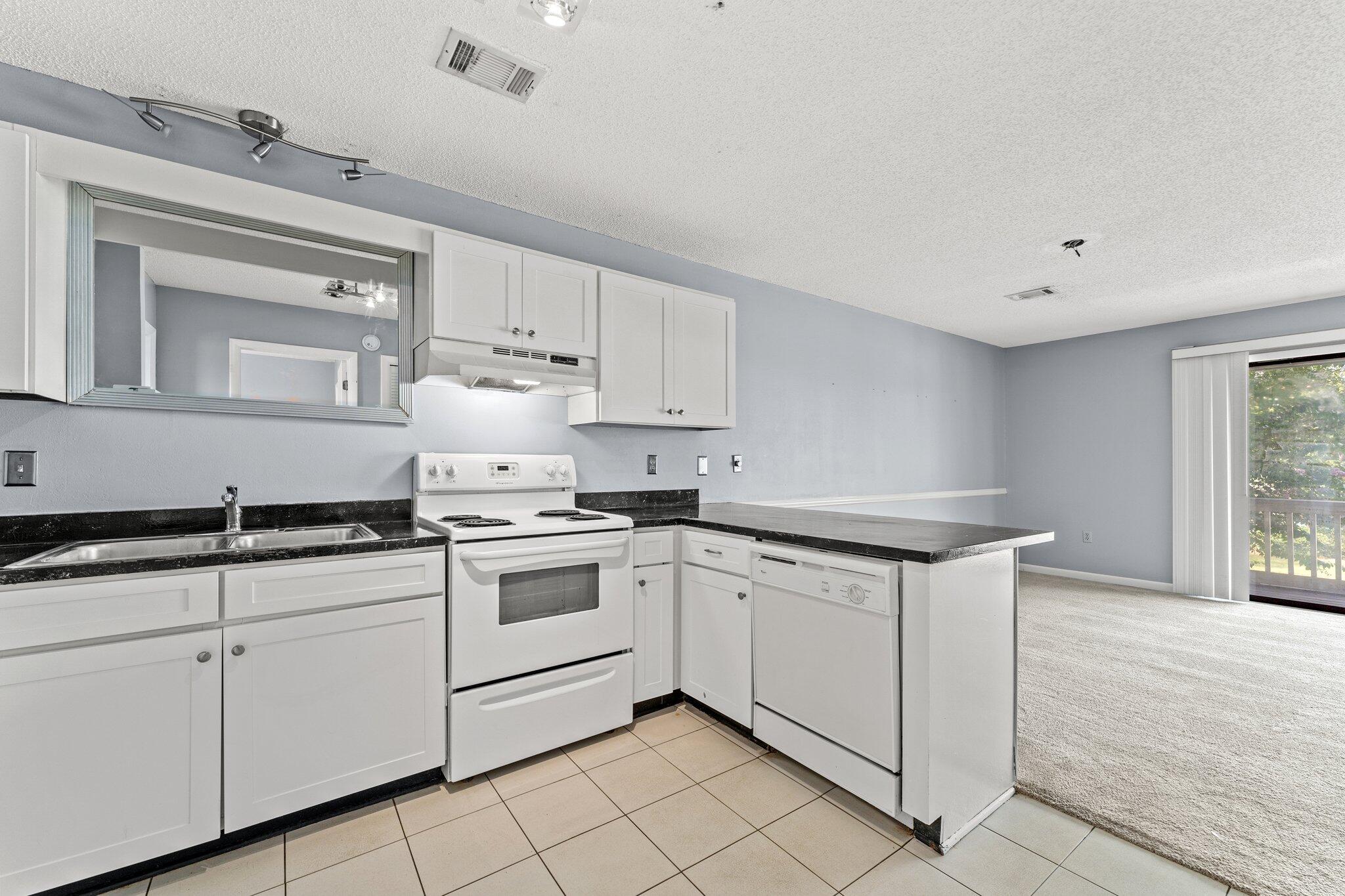 BEACHWOOD VILLAS CONDO - Residential
