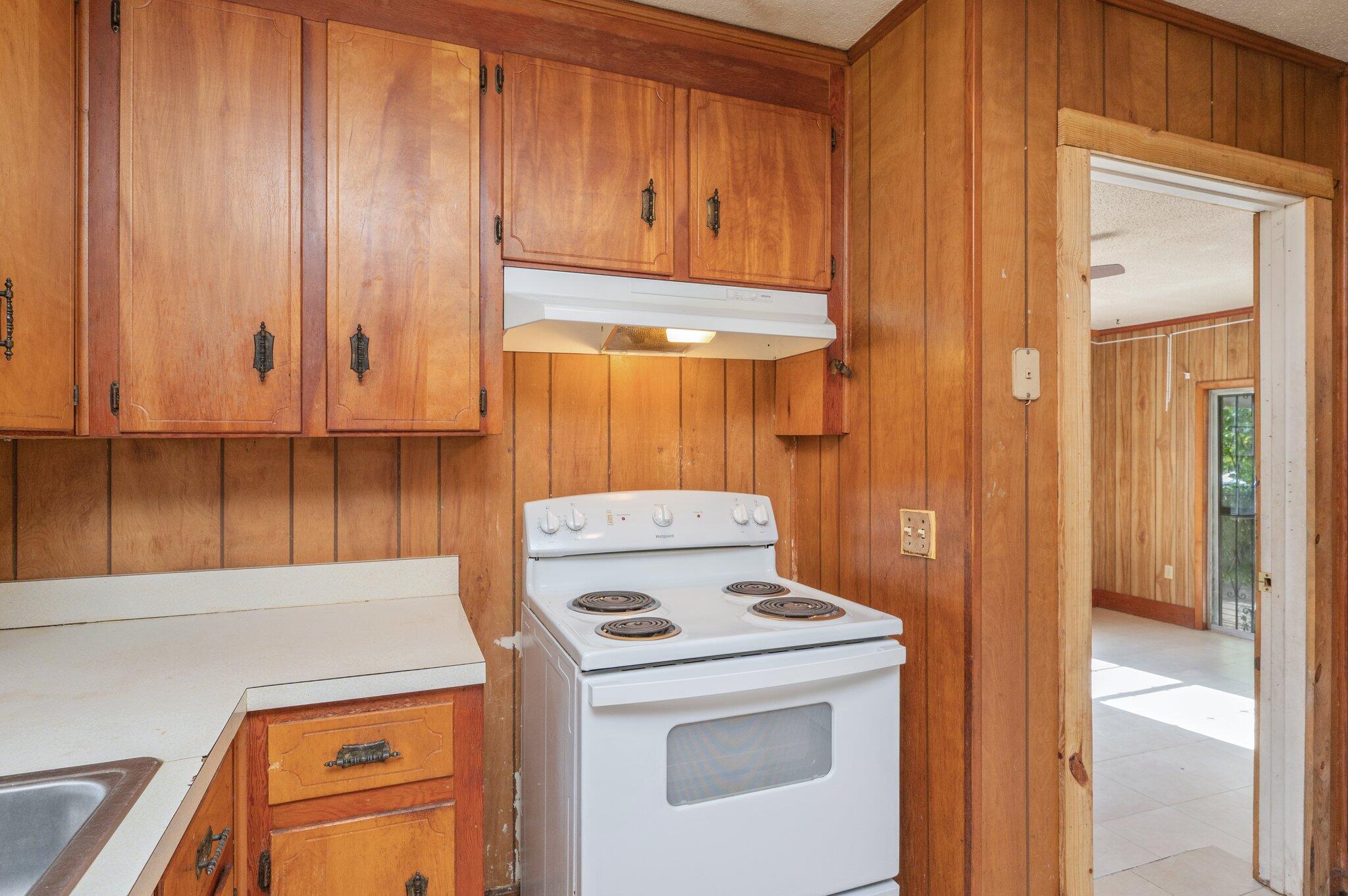 METES & BOUNDS - Residential Lease