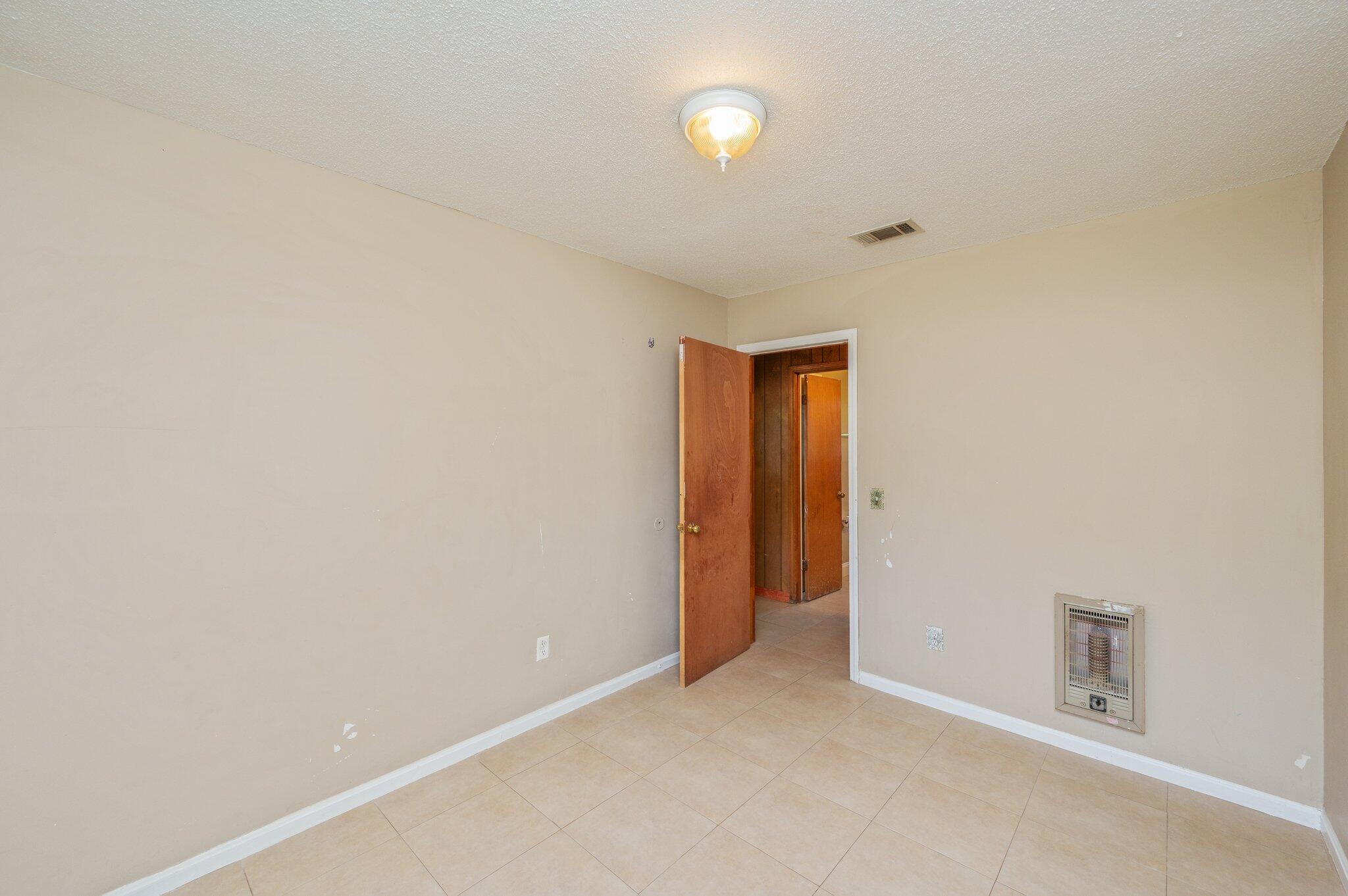 METES & BOUNDS - Residential Lease