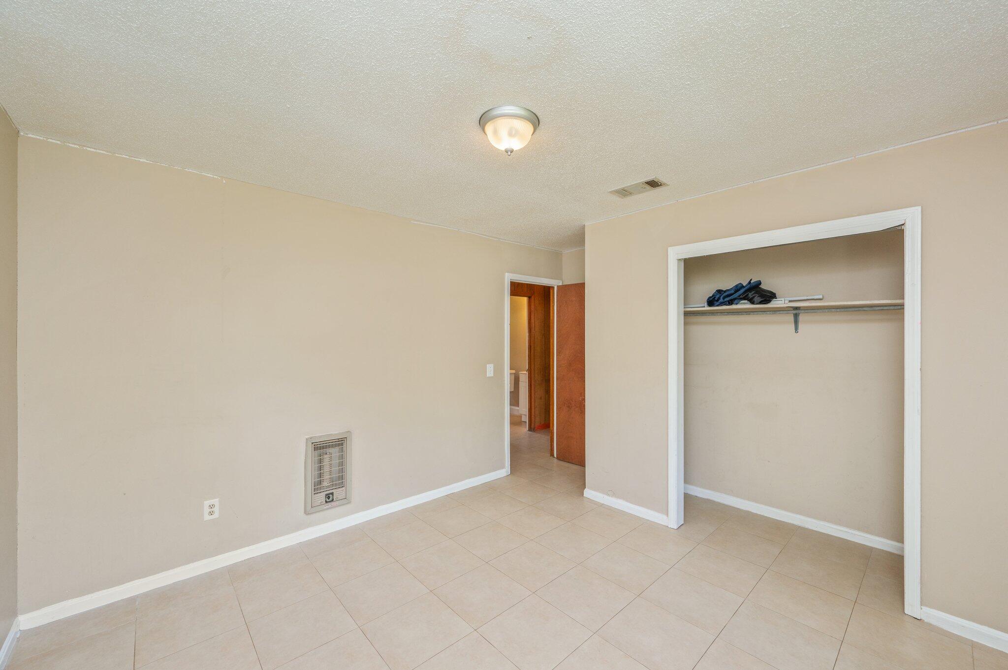 METES & BOUNDS - Residential Lease