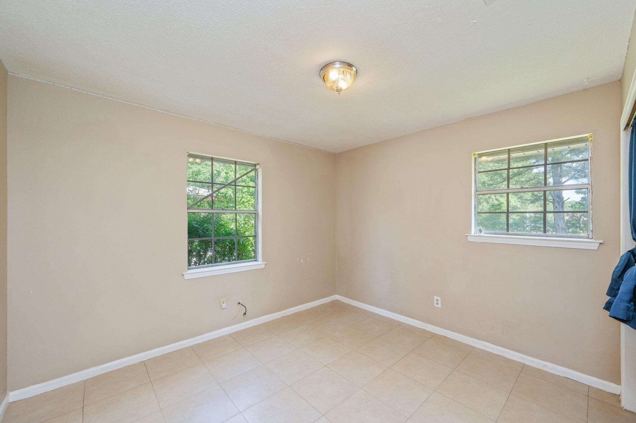 METES & BOUNDS - Residential Lease