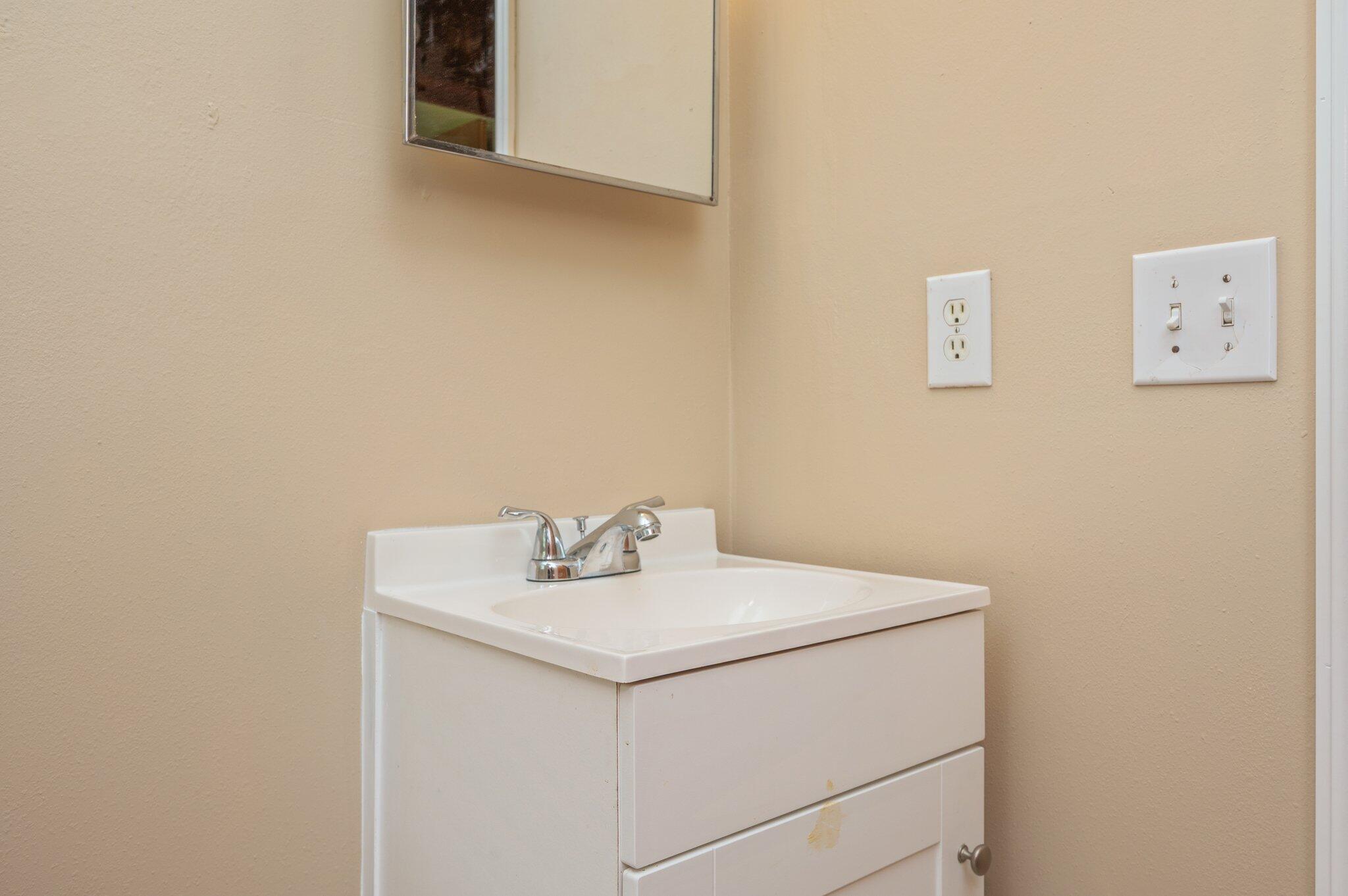 METES & BOUNDS - Residential Lease