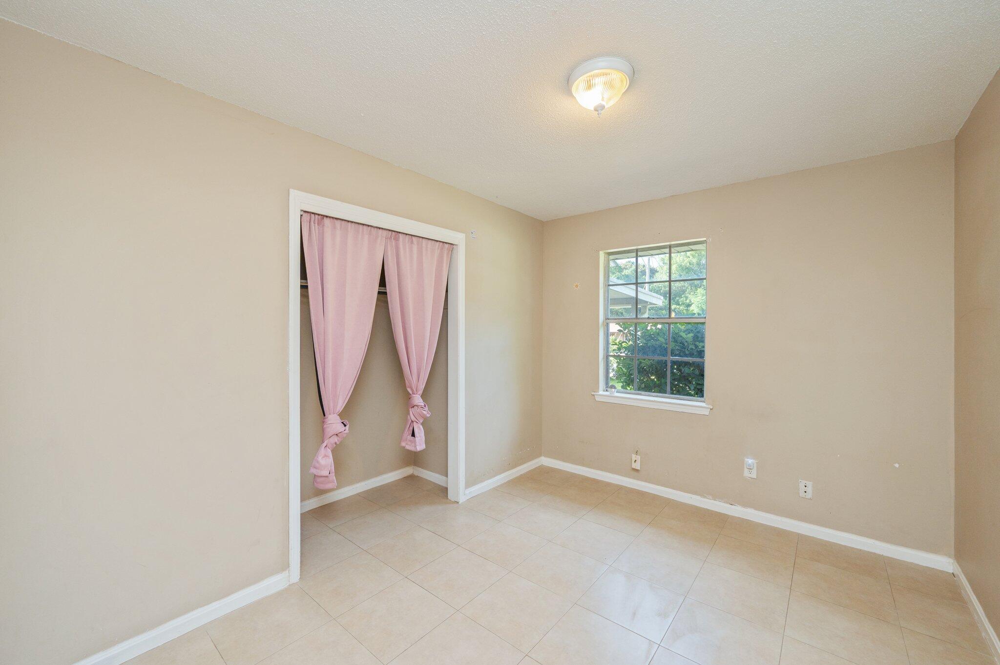 METES & BOUNDS - Residential Lease