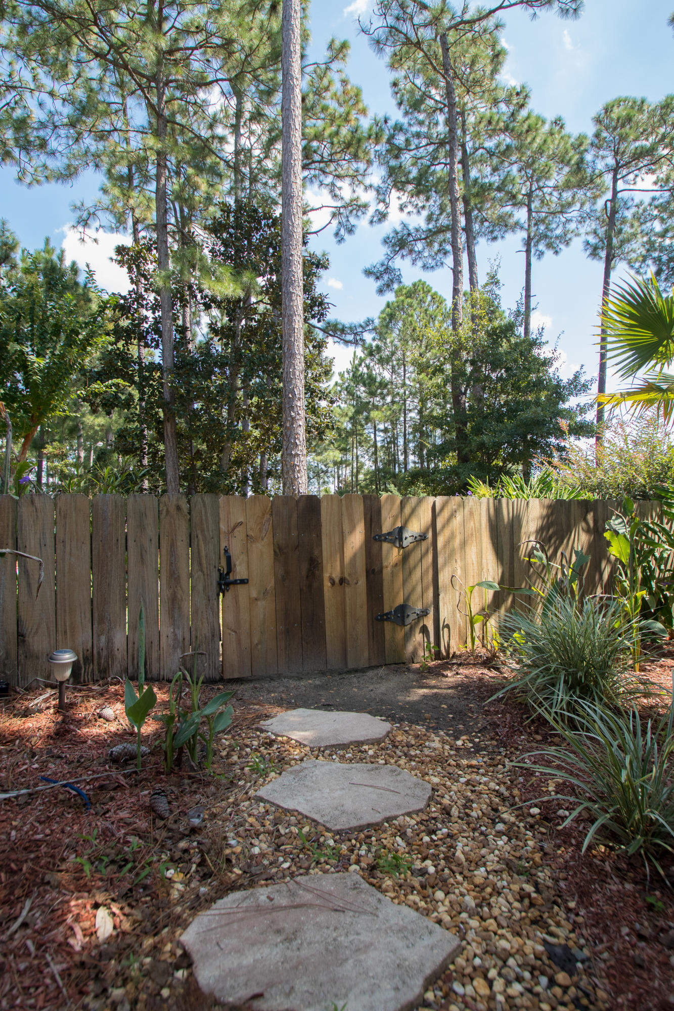 DANA POINTE - Residential