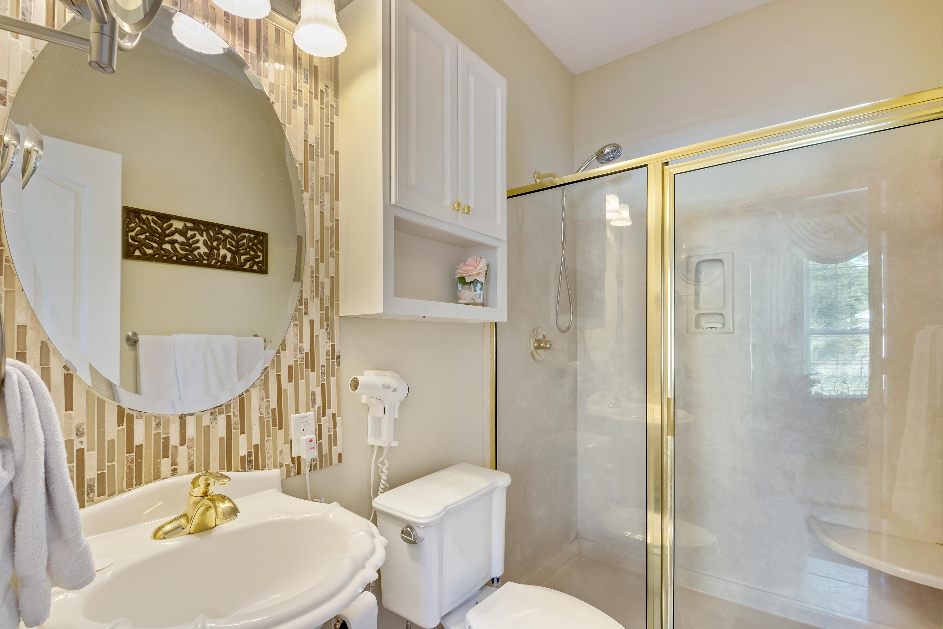 DANA POINTE - Residential