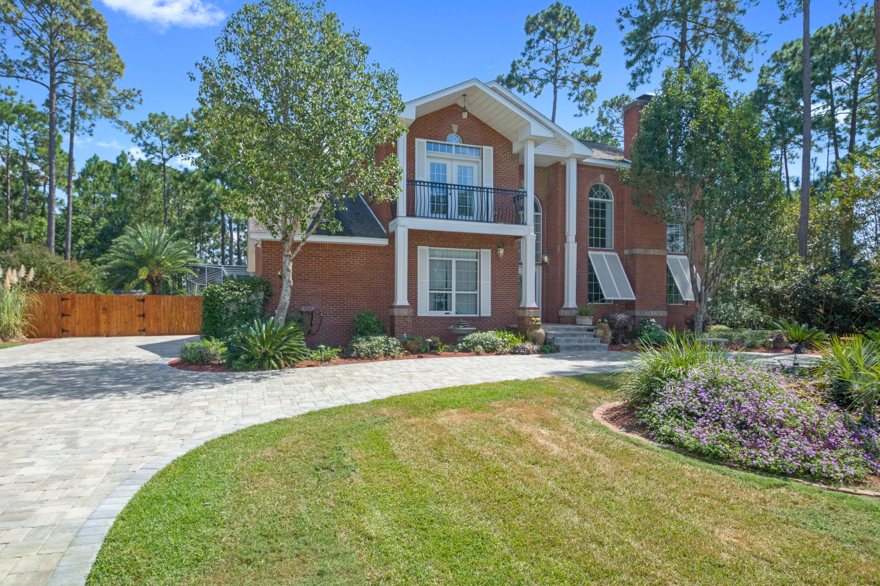 DANA POINTE - Residential