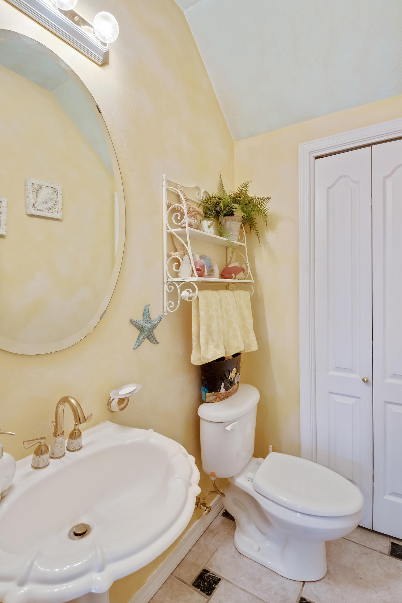 DANA POINTE - Residential