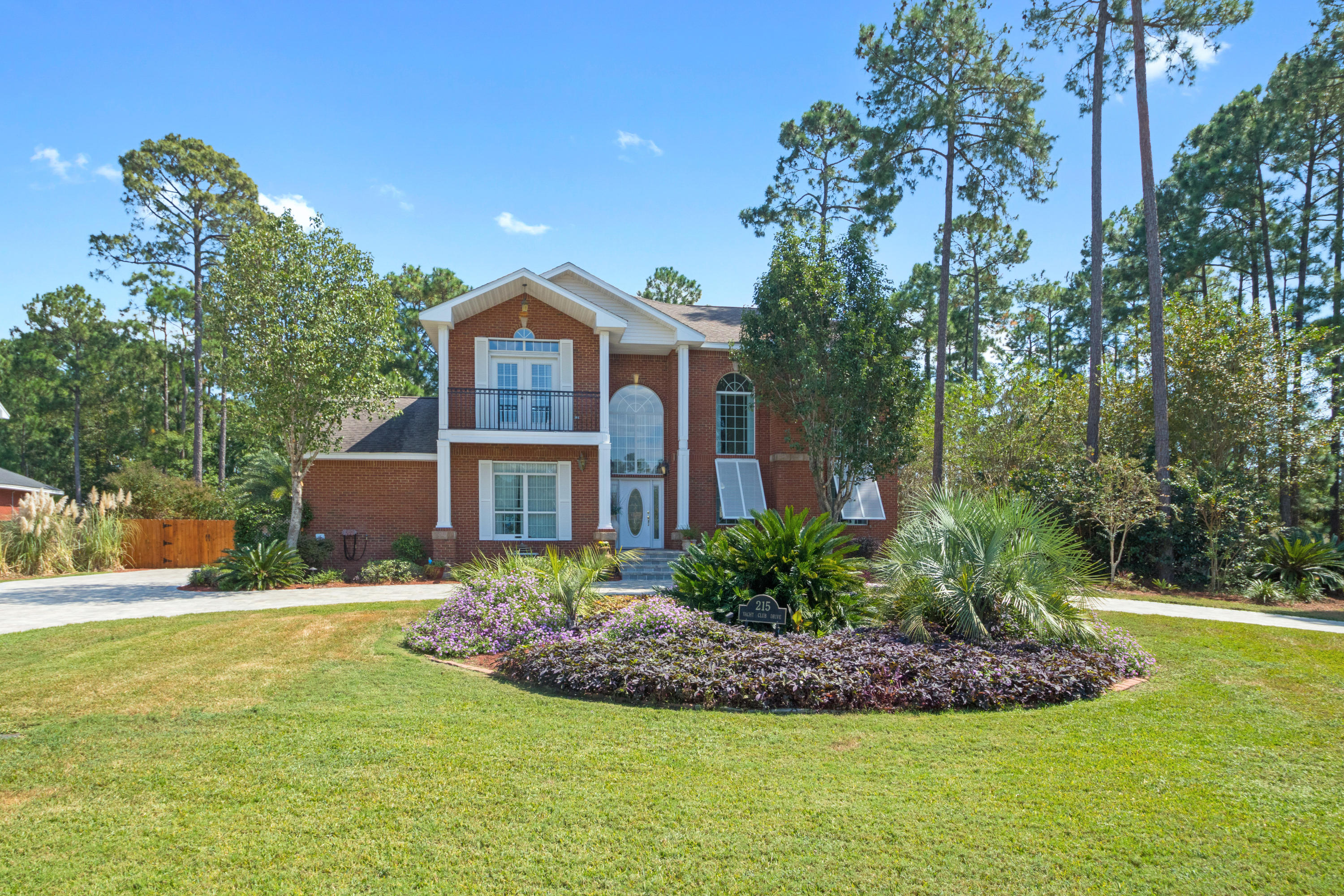 DANA POINTE - Residential