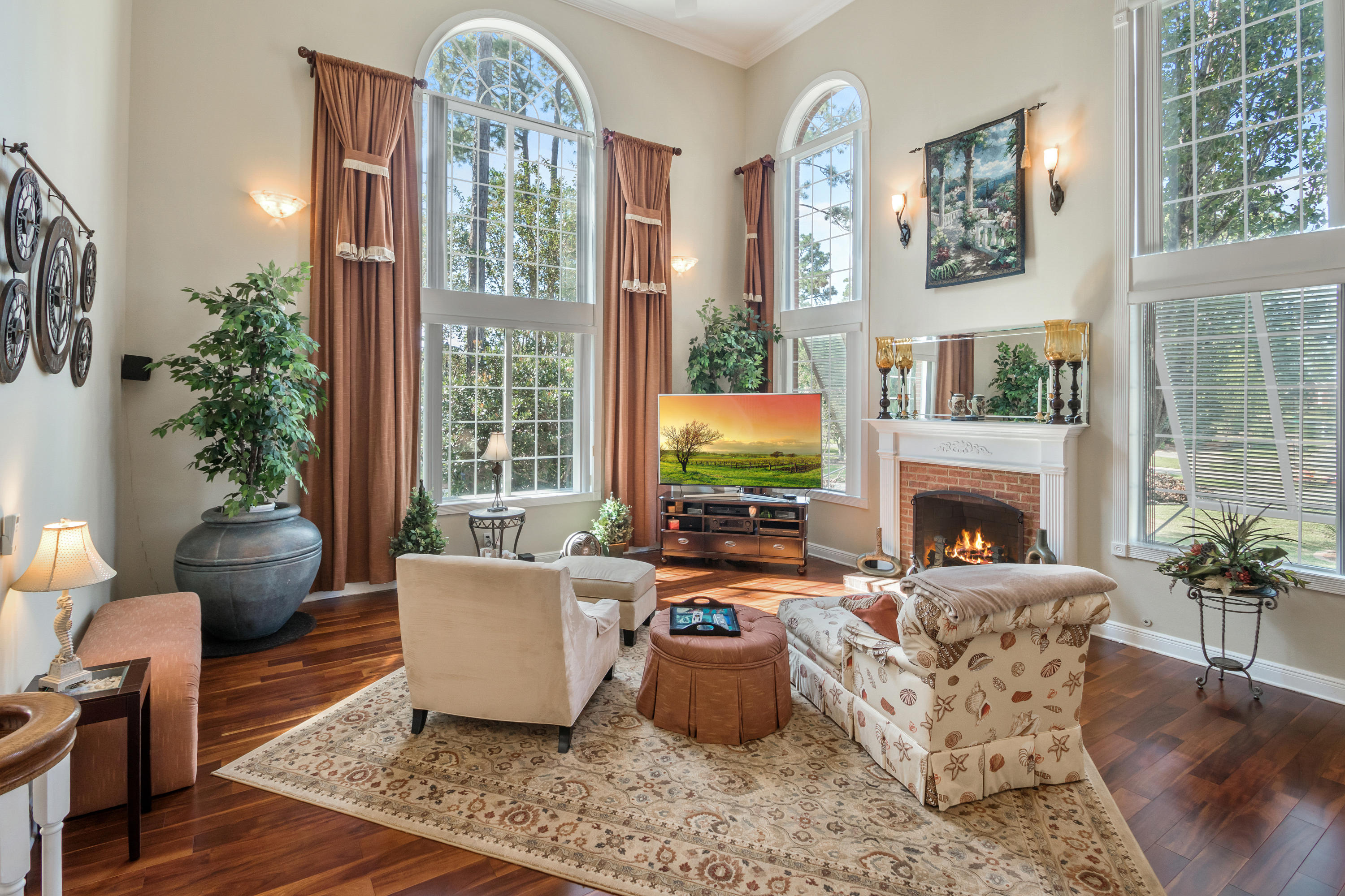 DANA POINTE - Residential