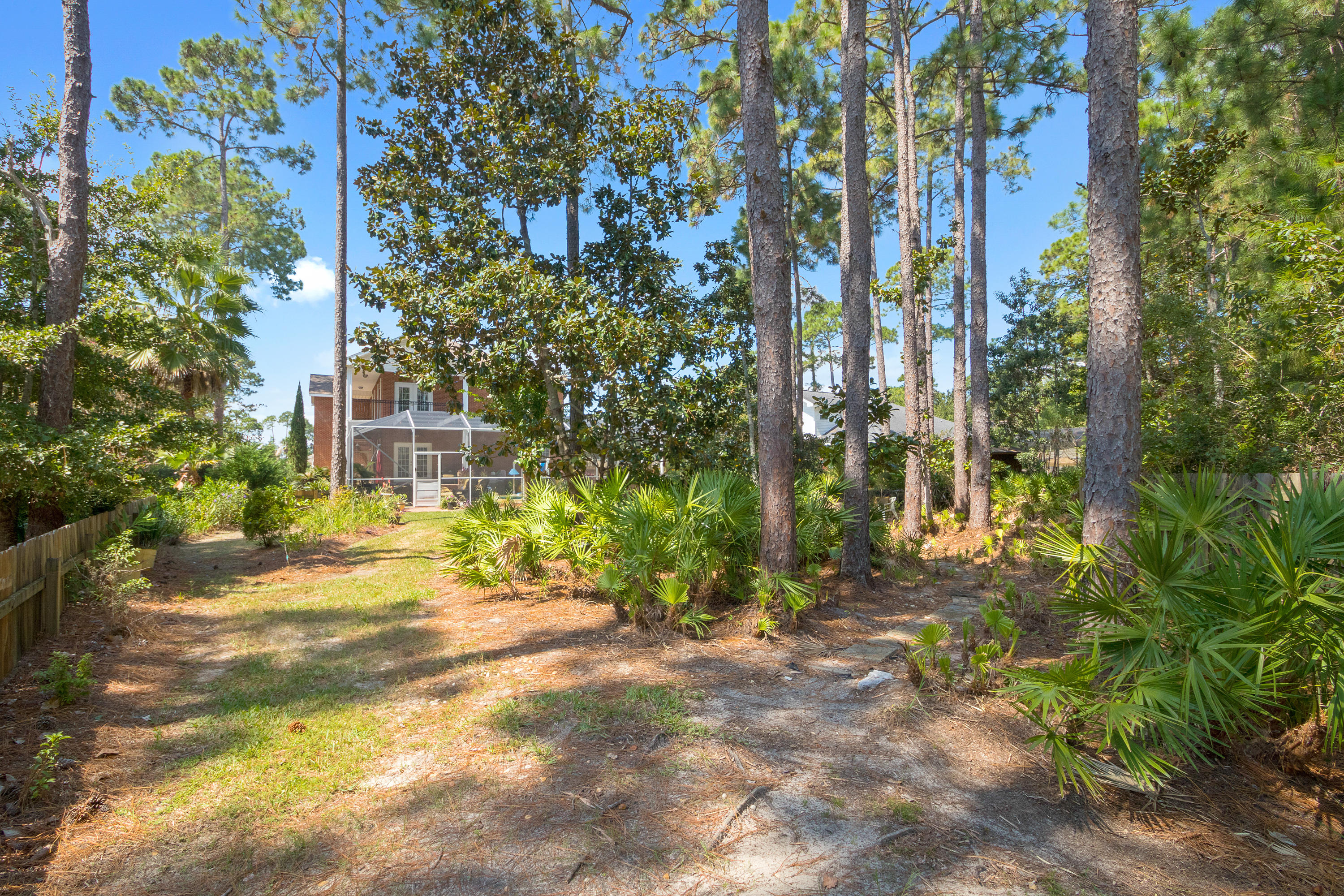 DANA POINTE - Residential