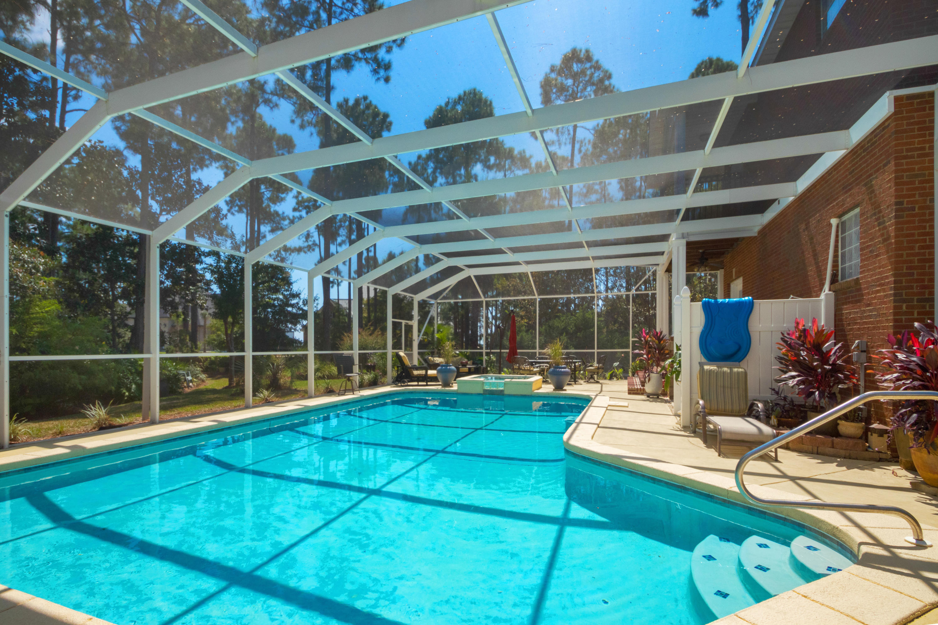 DANA POINTE - Residential