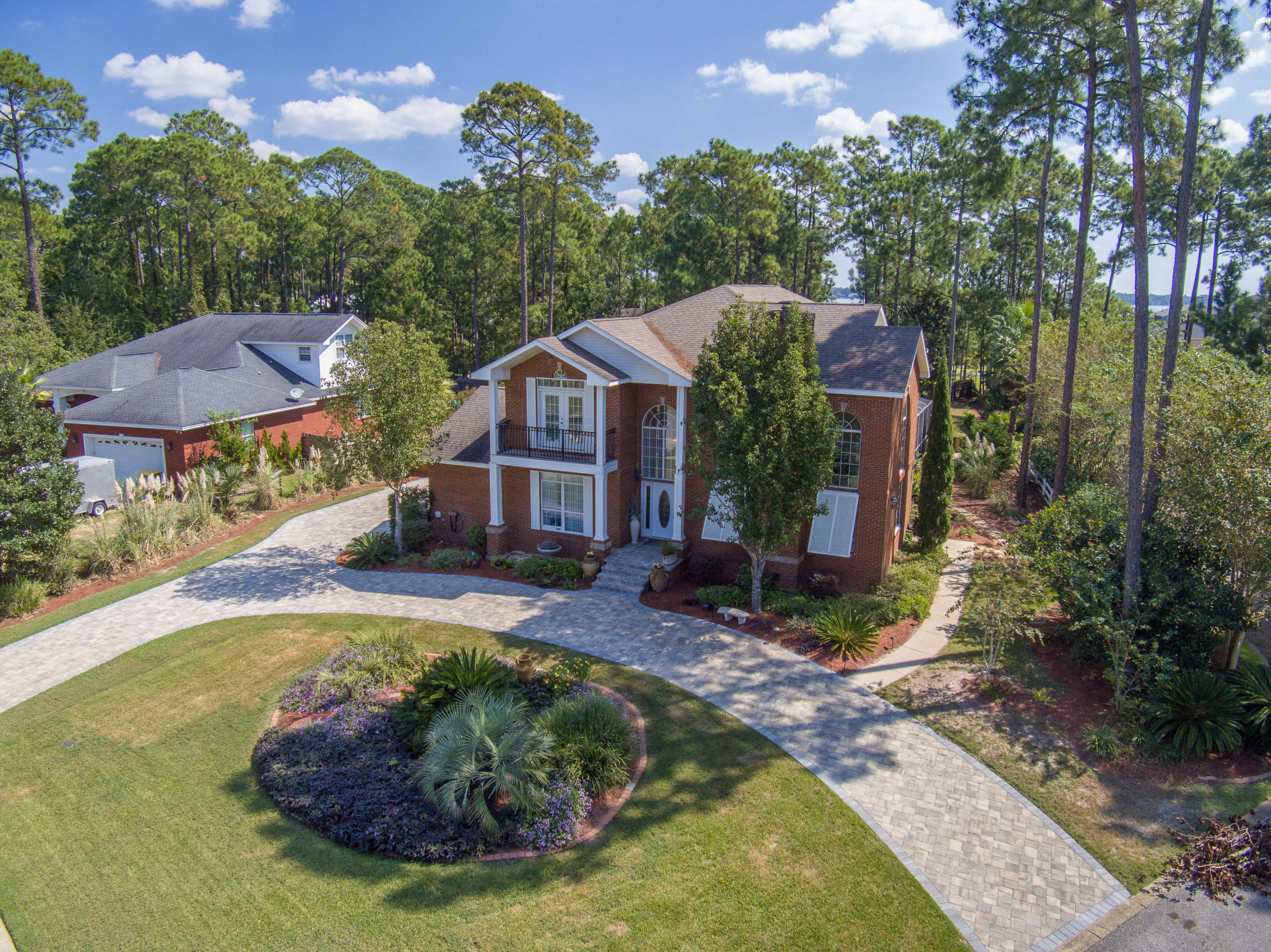 DANA POINTE - Residential