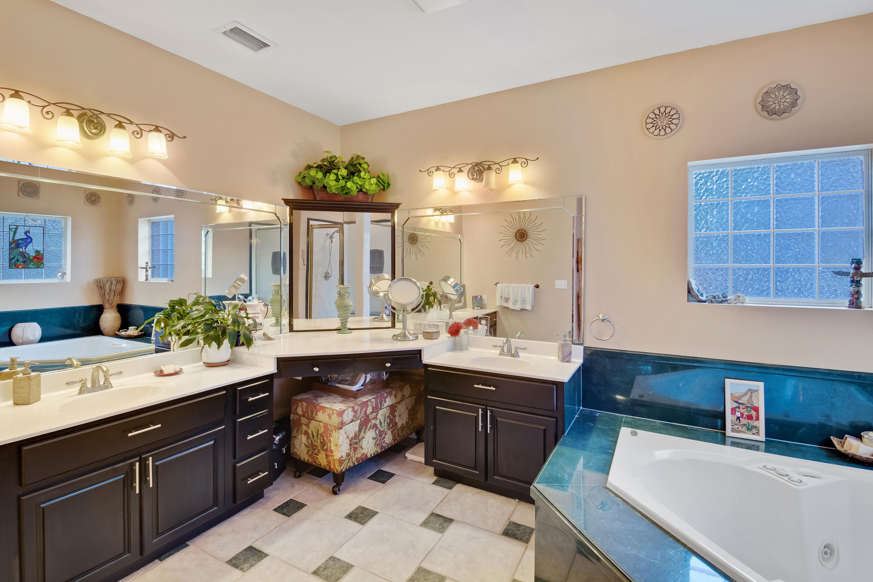 DANA POINTE - Residential