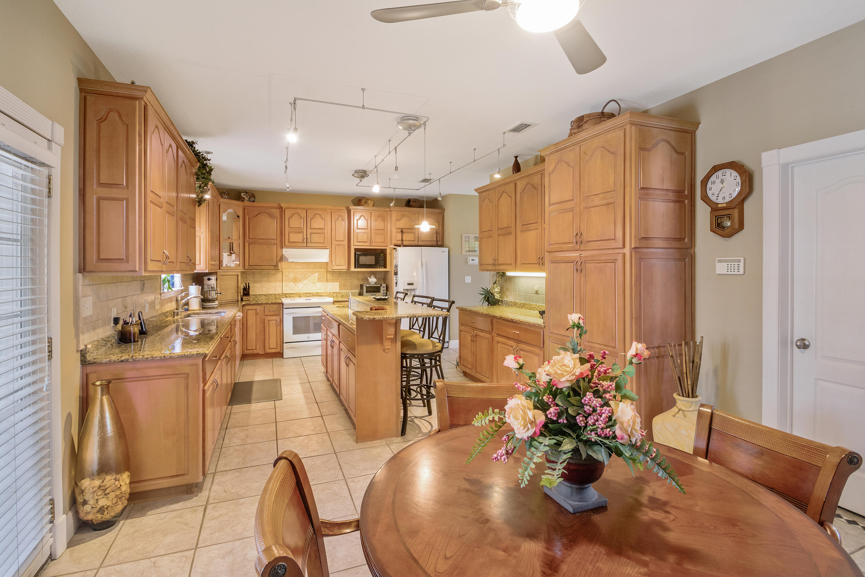 DANA POINTE - Residential