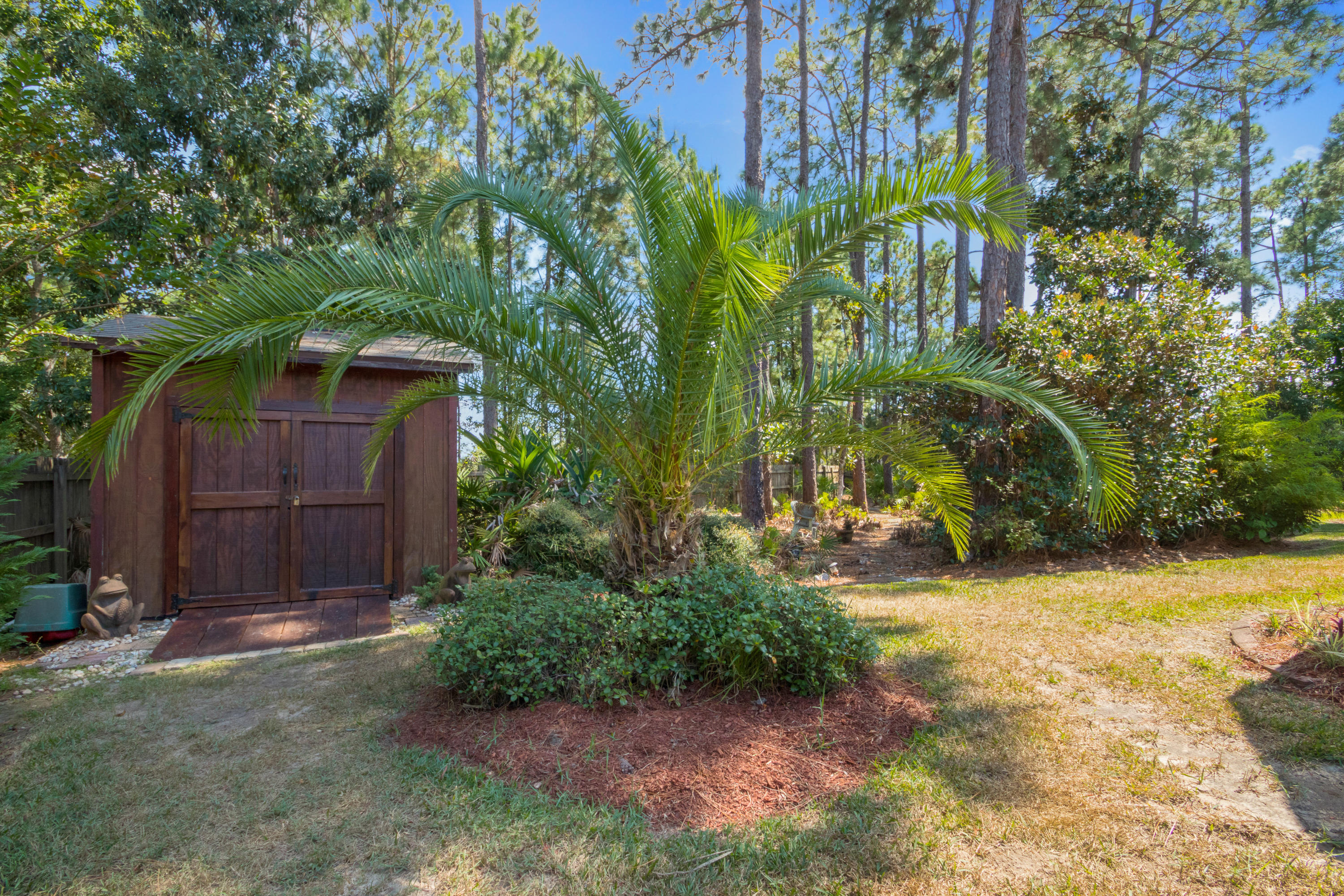 DANA POINTE - Residential