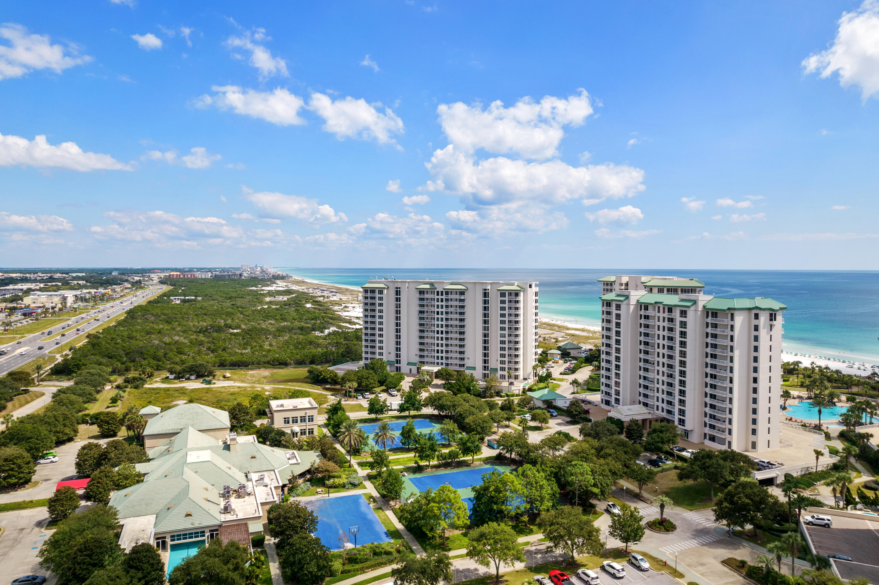 ST. MAARTEN AT SILVER SHELLS - Residential