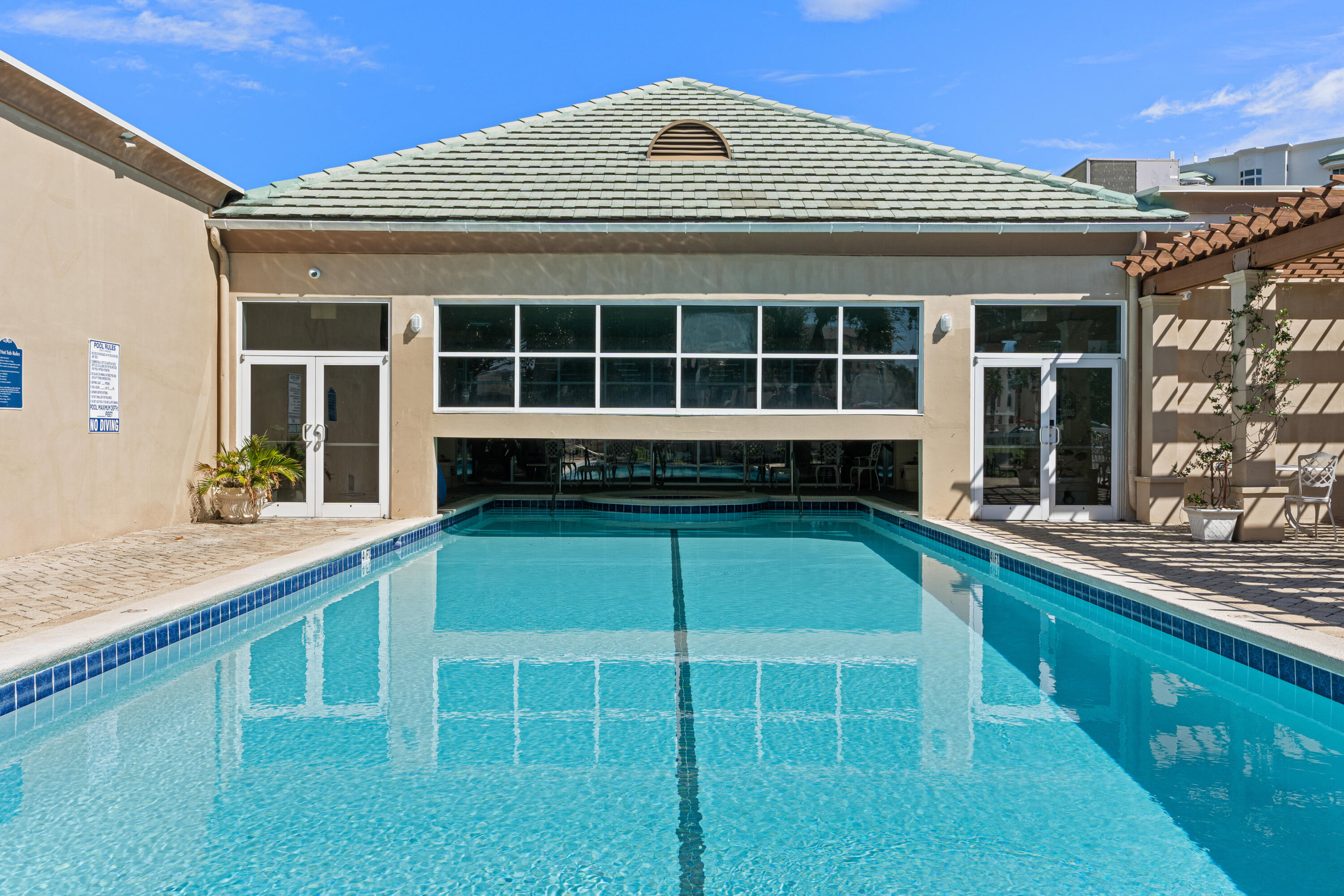 ST. MAARTEN AT SILVER SHELLS - Residential
