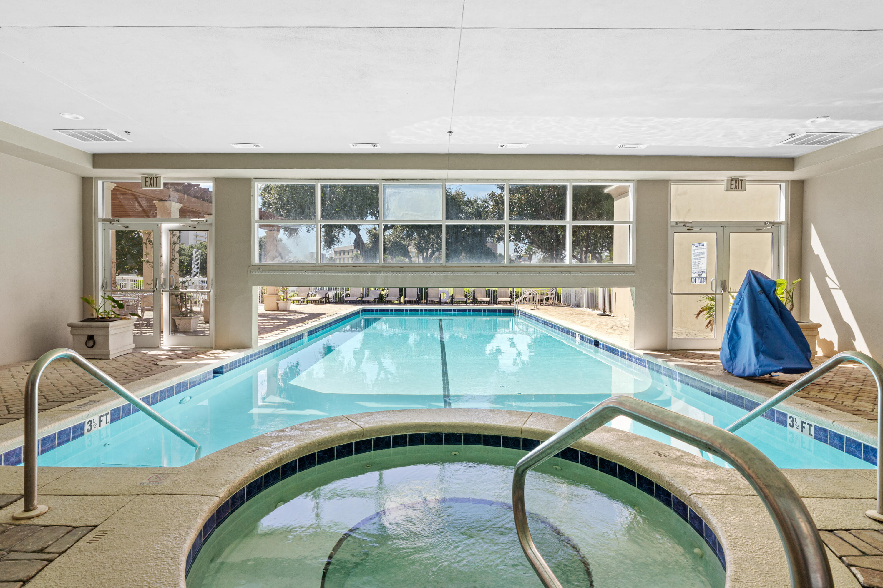 ST. MAARTEN AT SILVER SHELLS - Residential