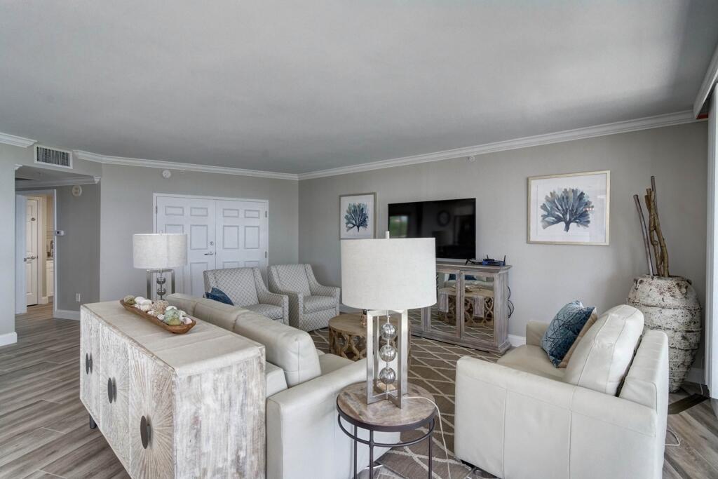 ST. MAARTEN AT SILVER SHELLS - Residential
