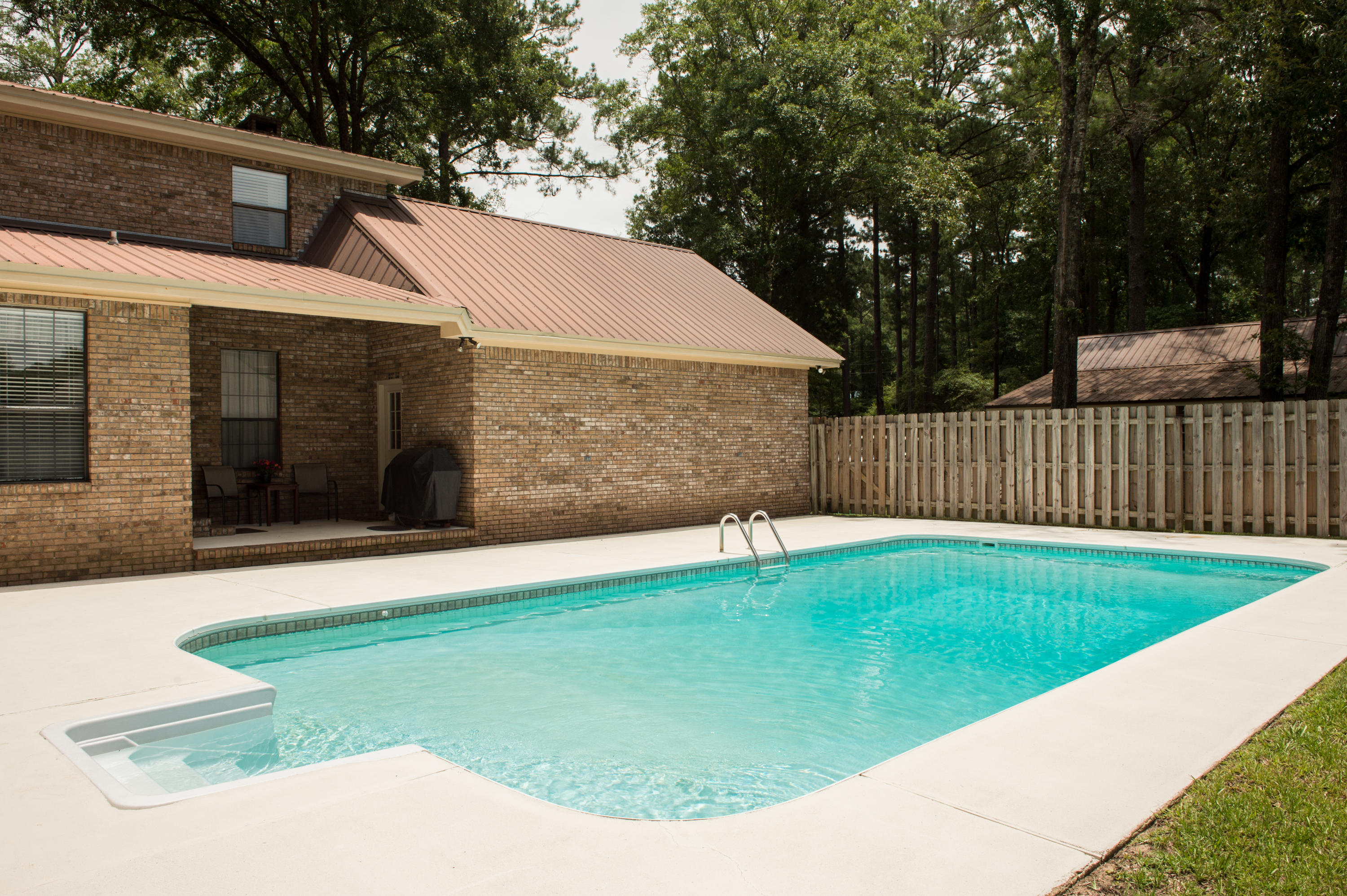 HOLLY HILLS - Residential