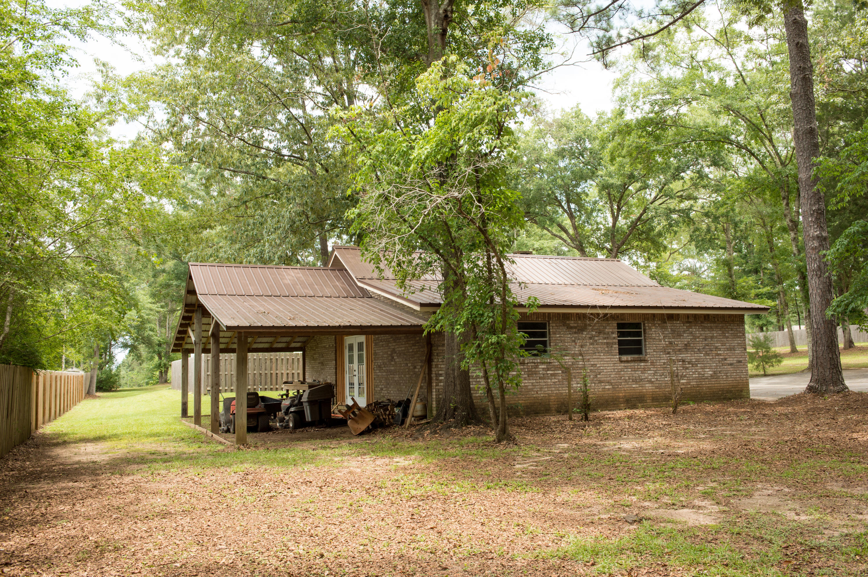 HOLLY HILLS - Residential