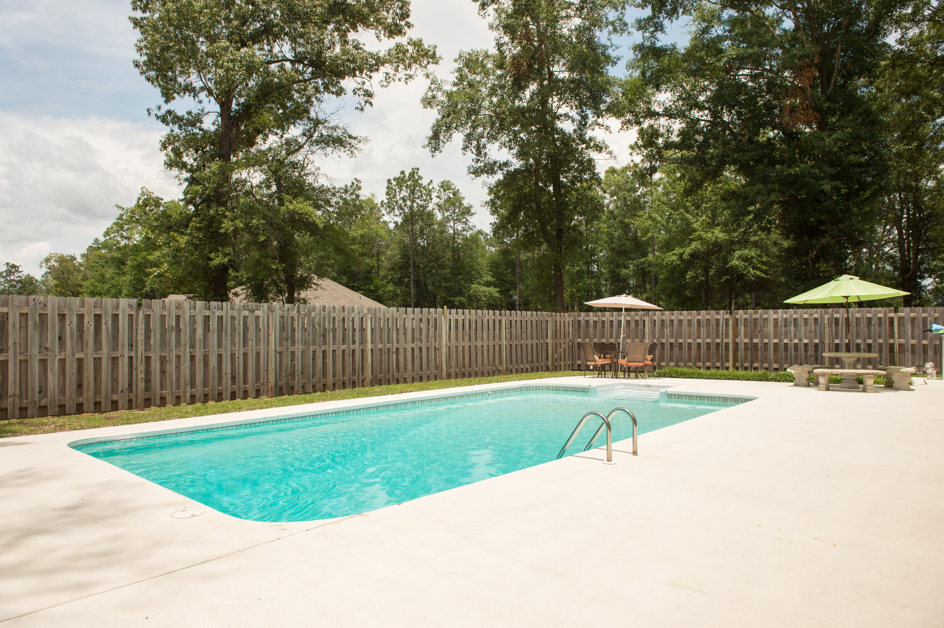 HOLLY HILLS - Residential
