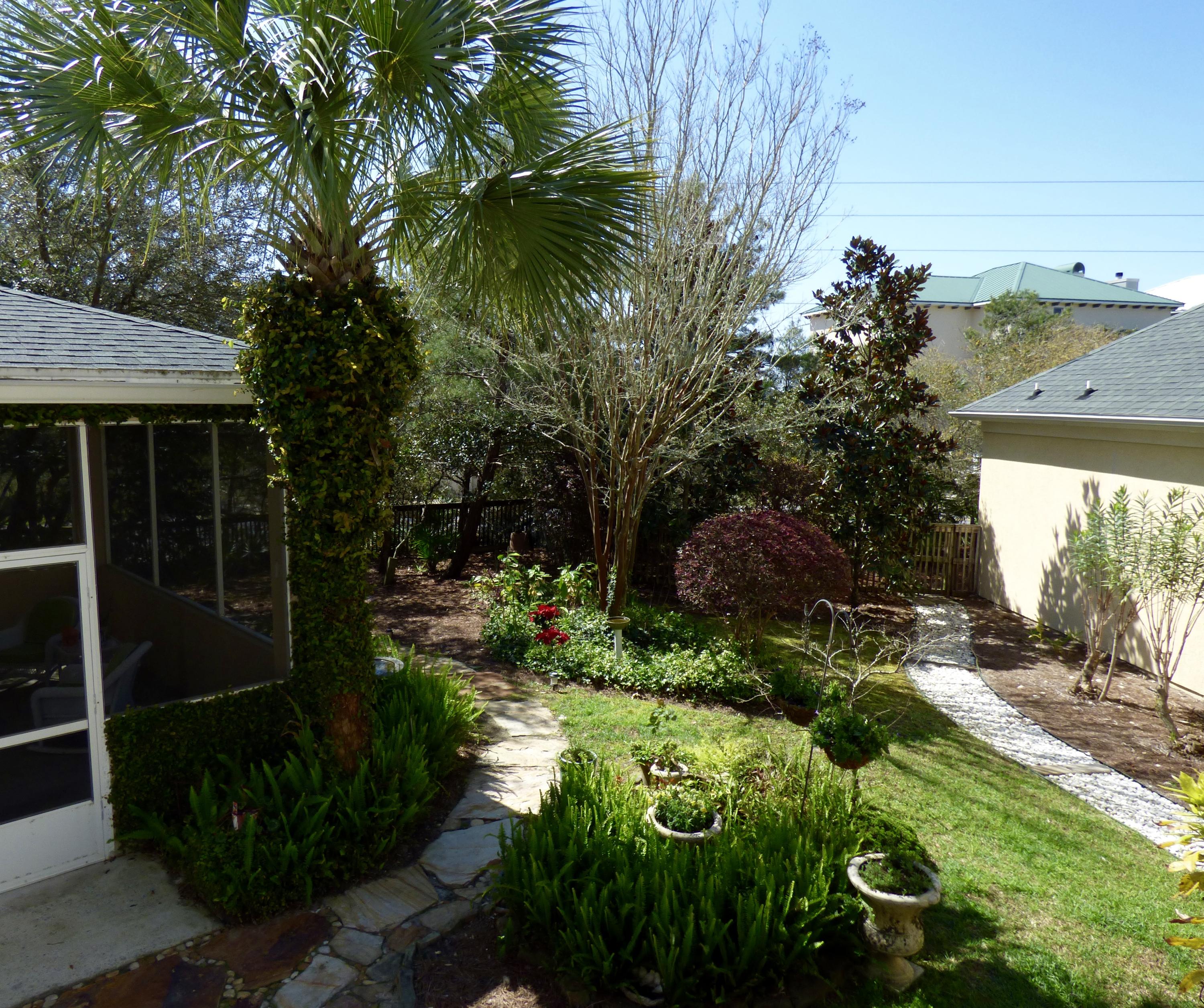 FAIRWAY VILLAS - Residential