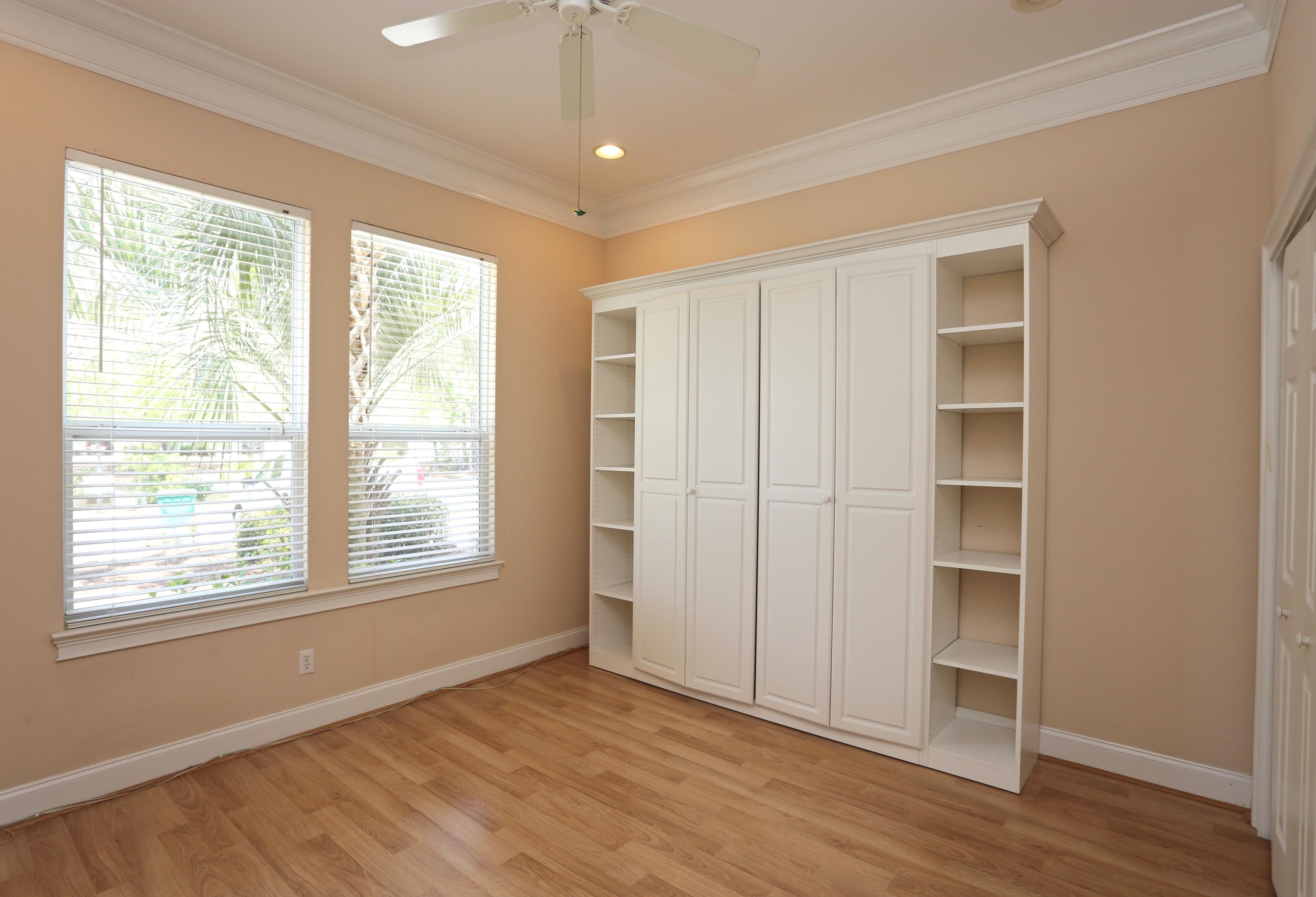 FAIRWAY VILLAS - Residential