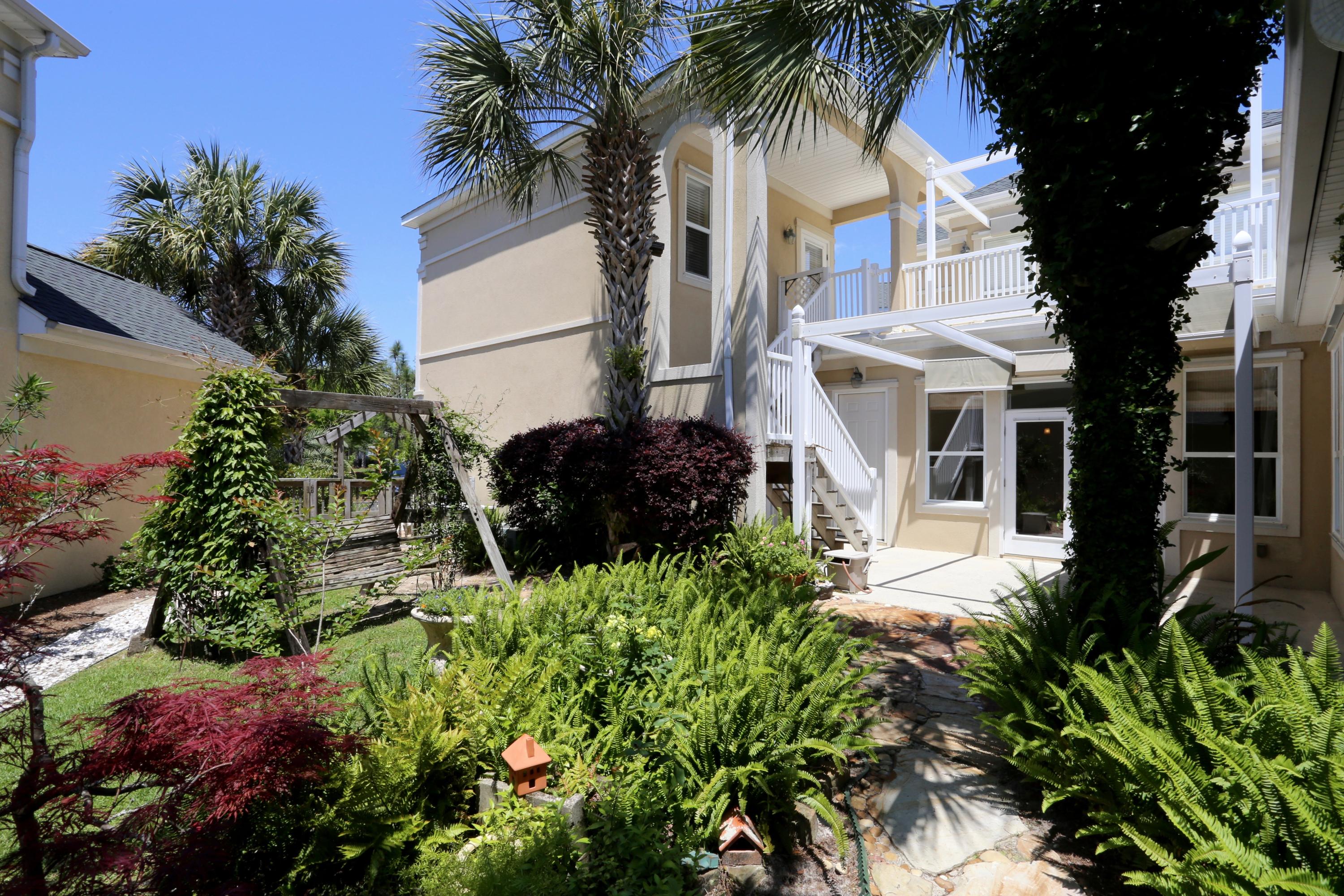 FAIRWAY VILLAS - Residential