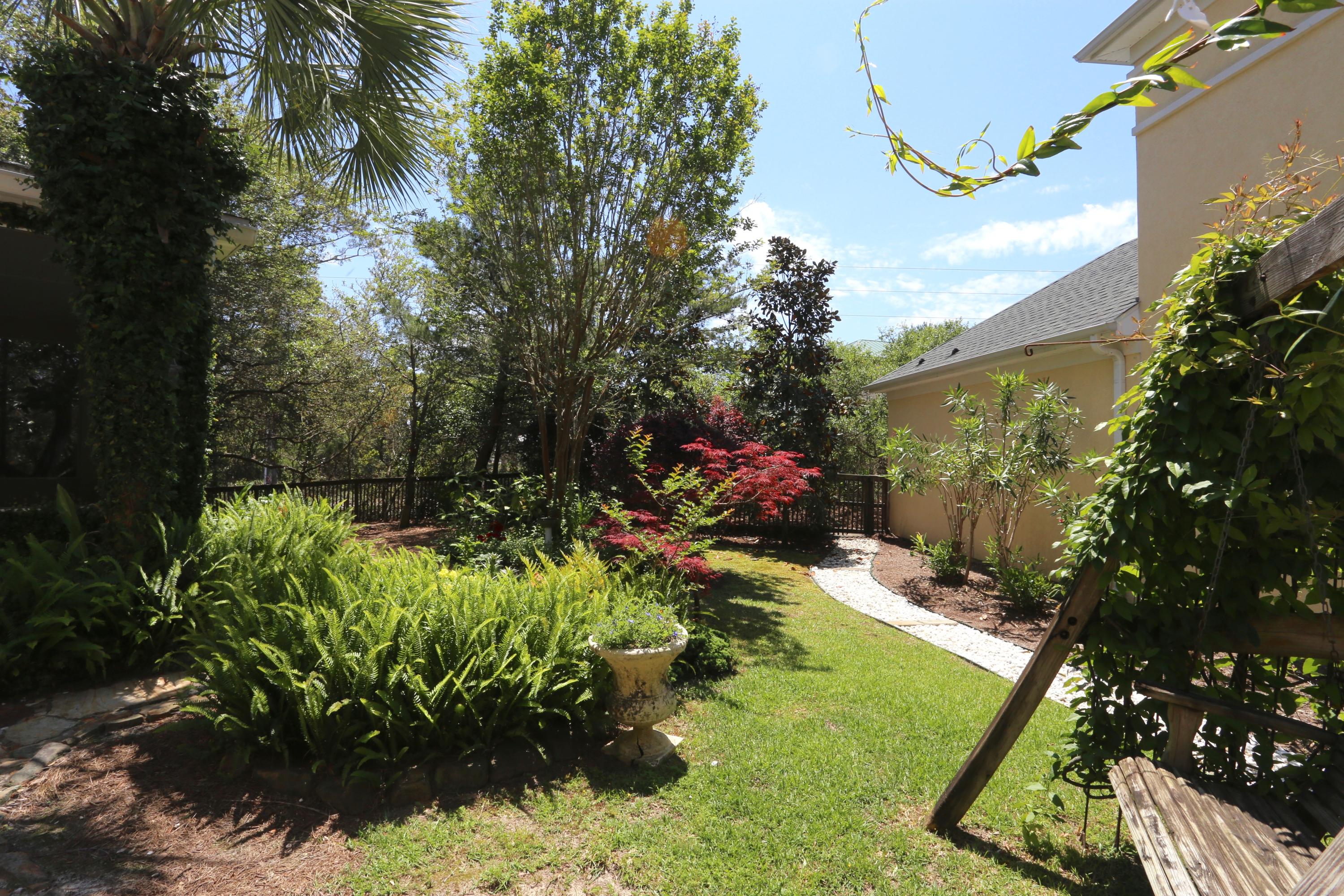 FAIRWAY VILLAS - Residential