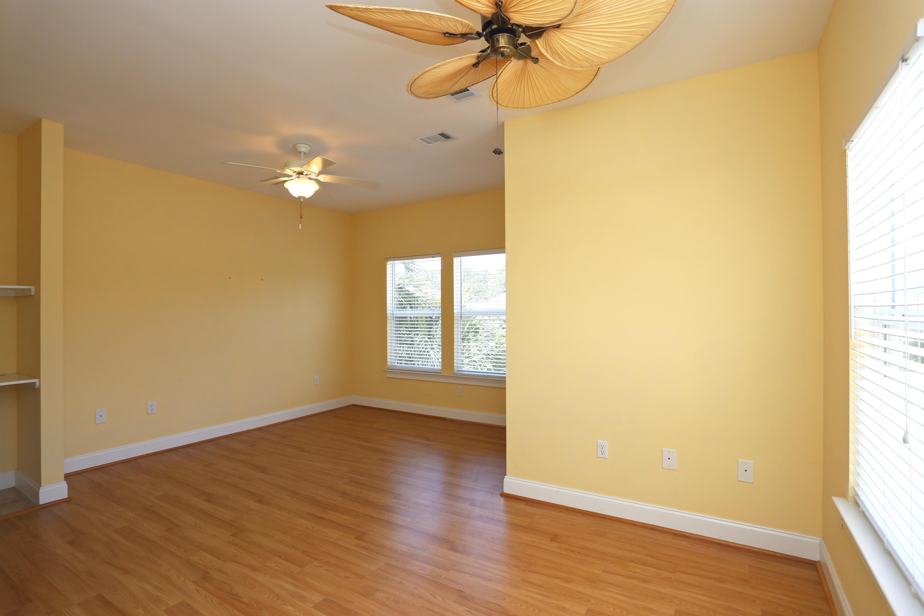 FAIRWAY VILLAS - Residential