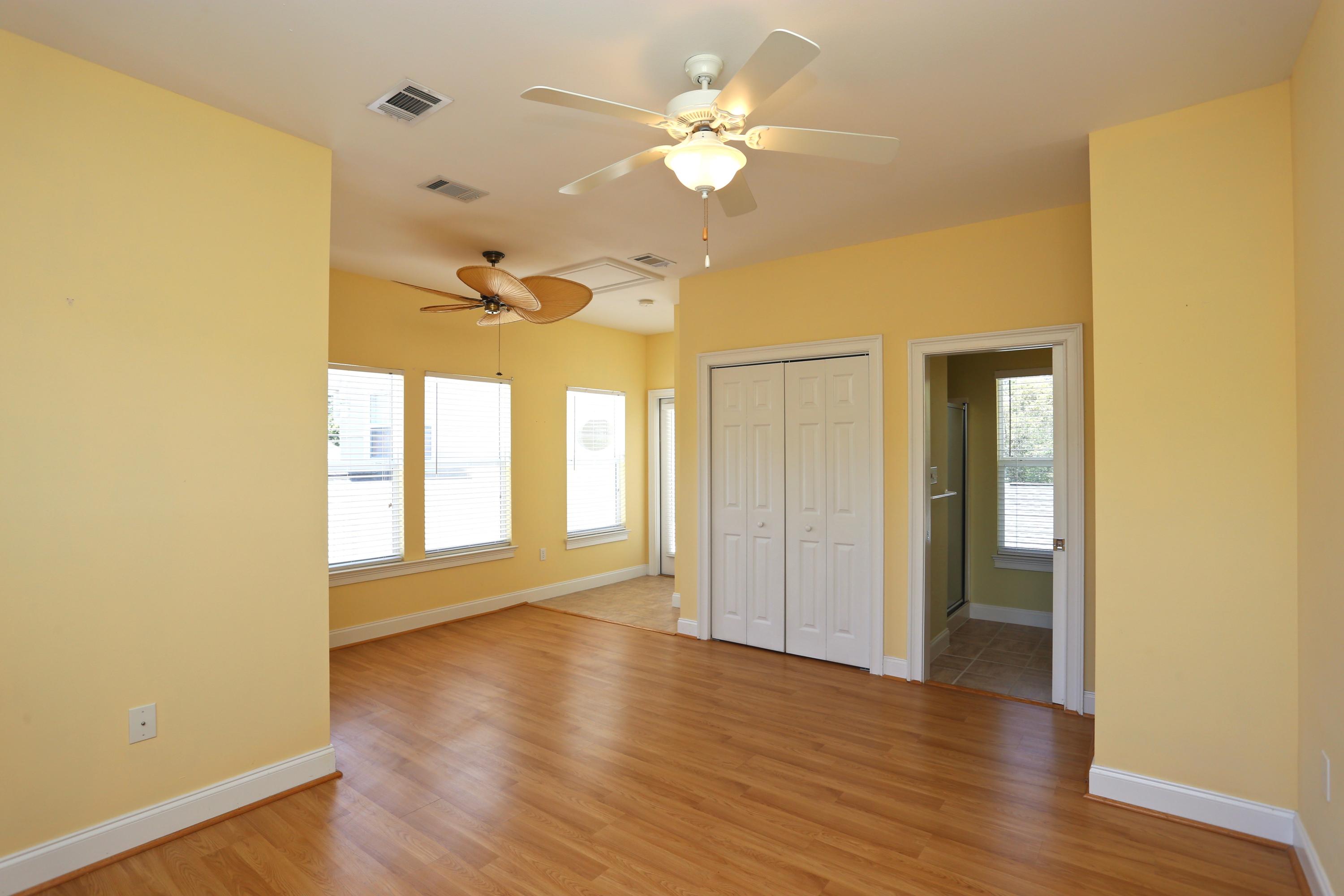 FAIRWAY VILLAS - Residential