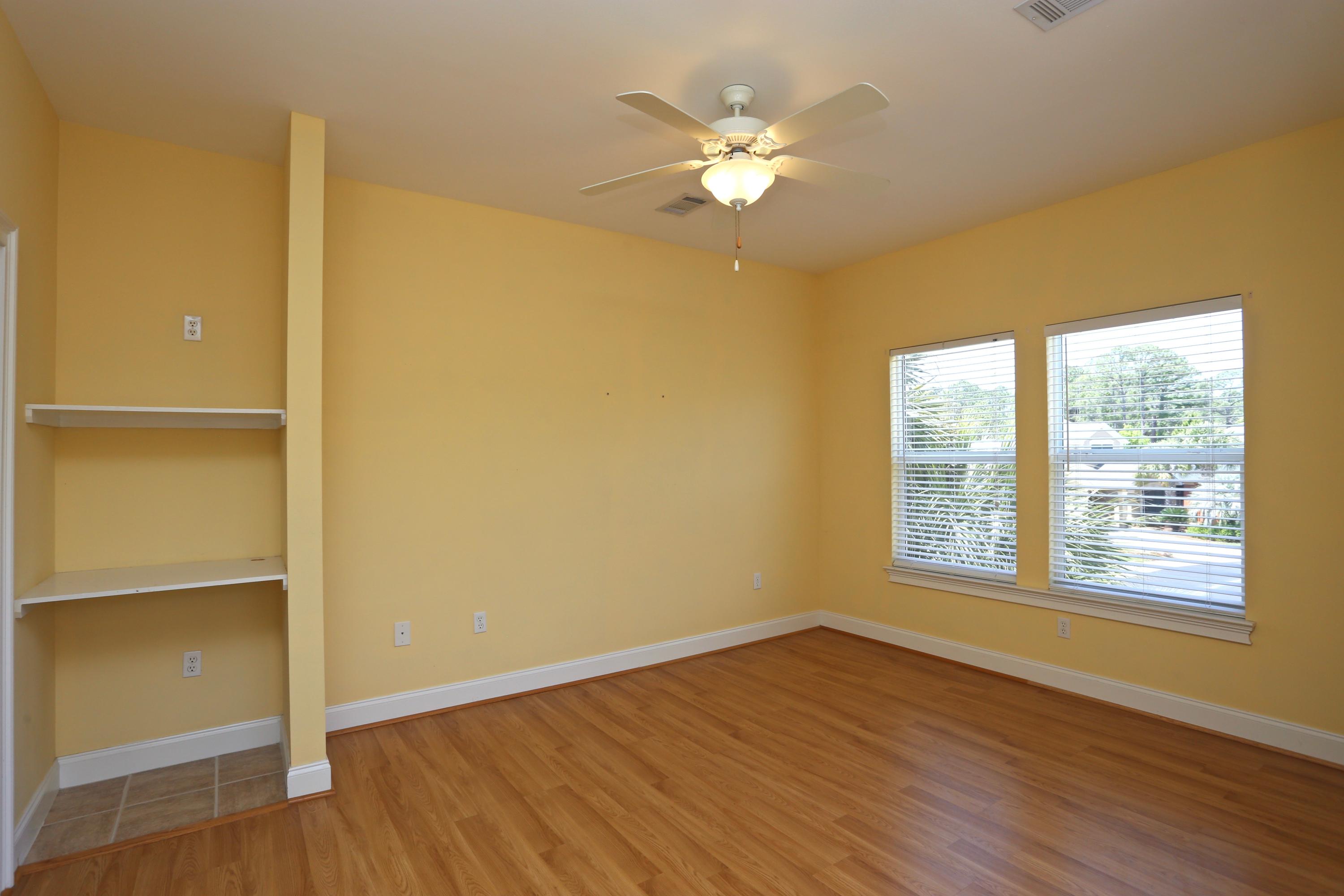 FAIRWAY VILLAS - Residential