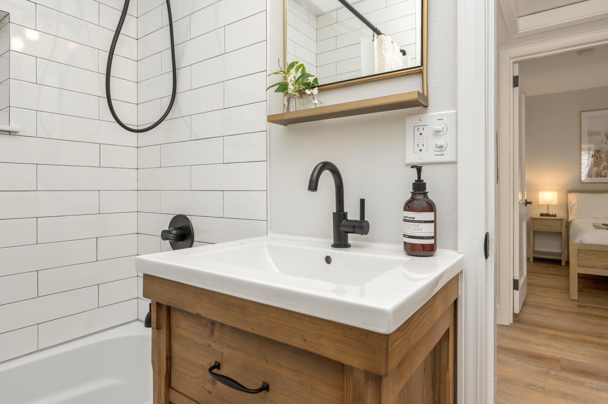 GARNIERS BEACH - Residential