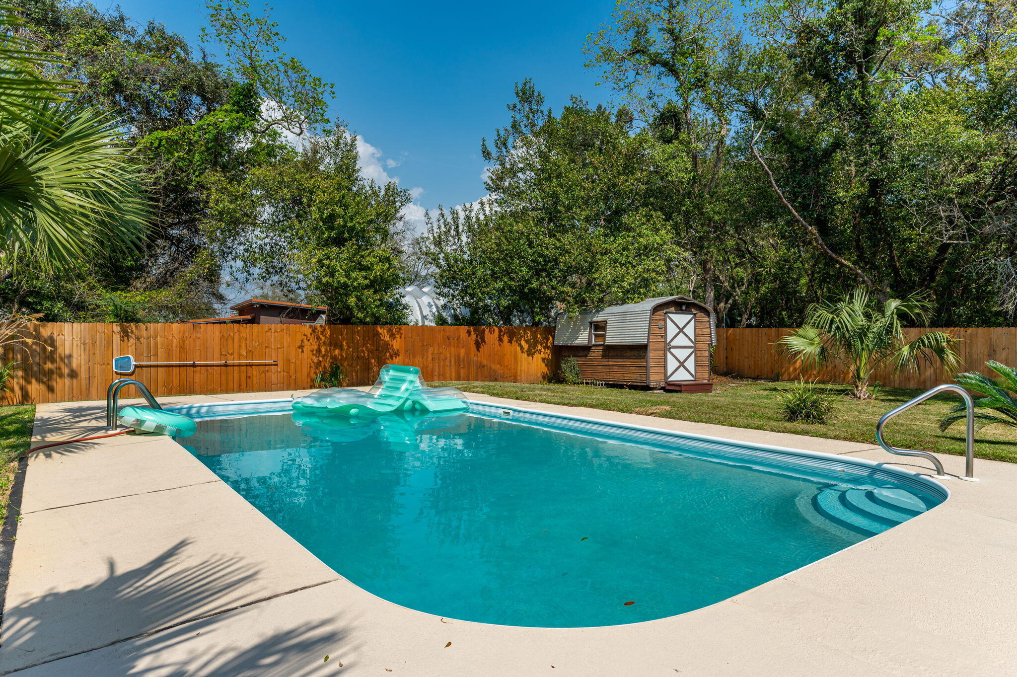 GARNIERS BEACH - Residential