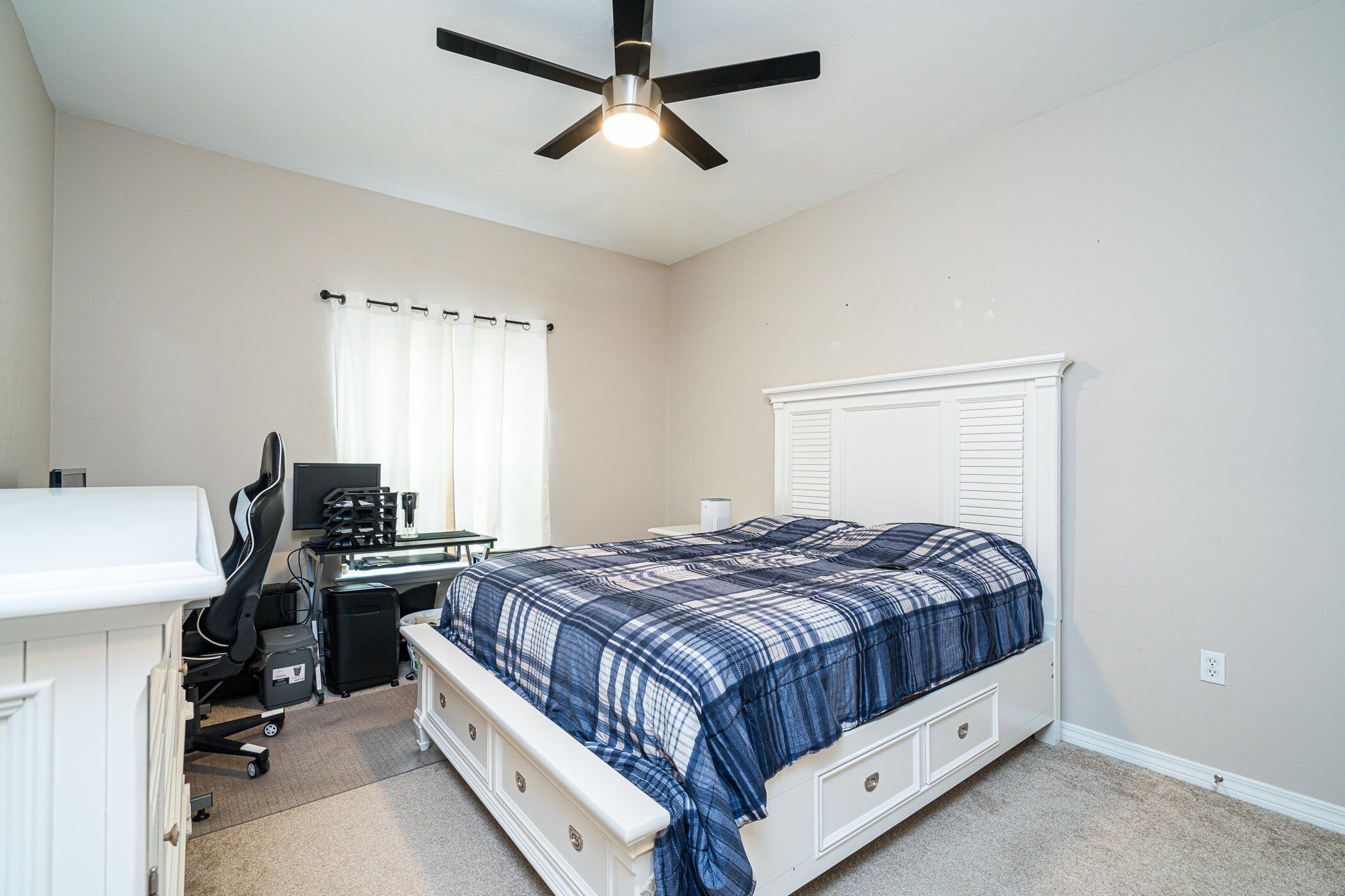 MERIDIAN SQUARE T/H - Residential