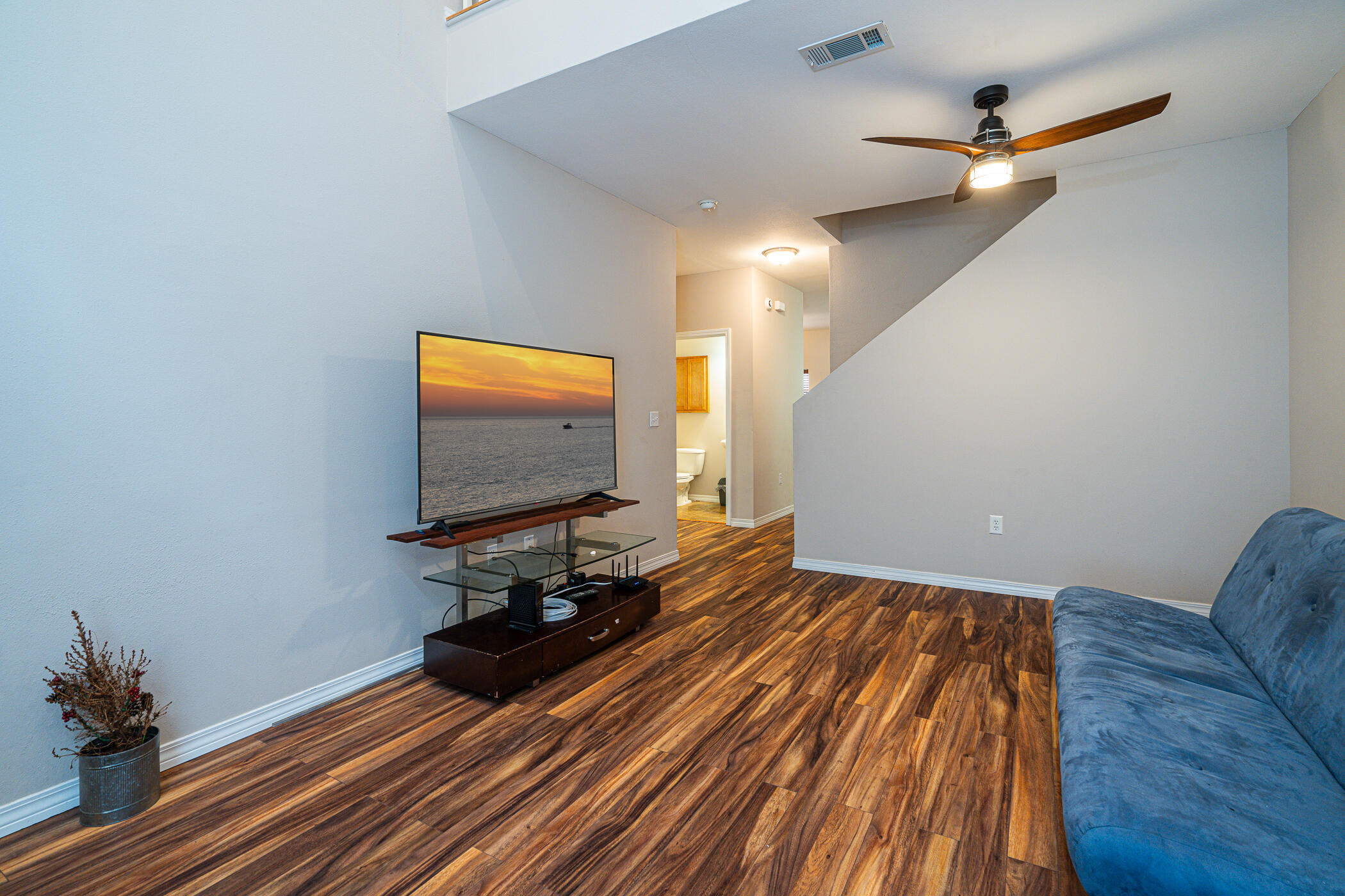 MERIDIAN SQUARE T/H - Residential