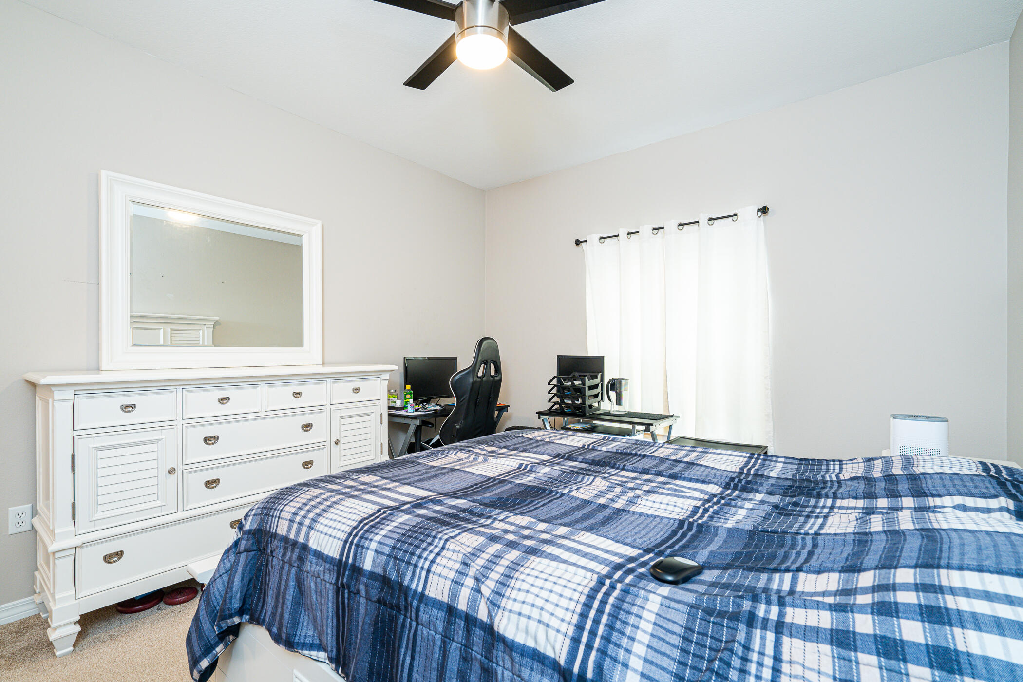 MERIDIAN SQUARE T/H - Residential