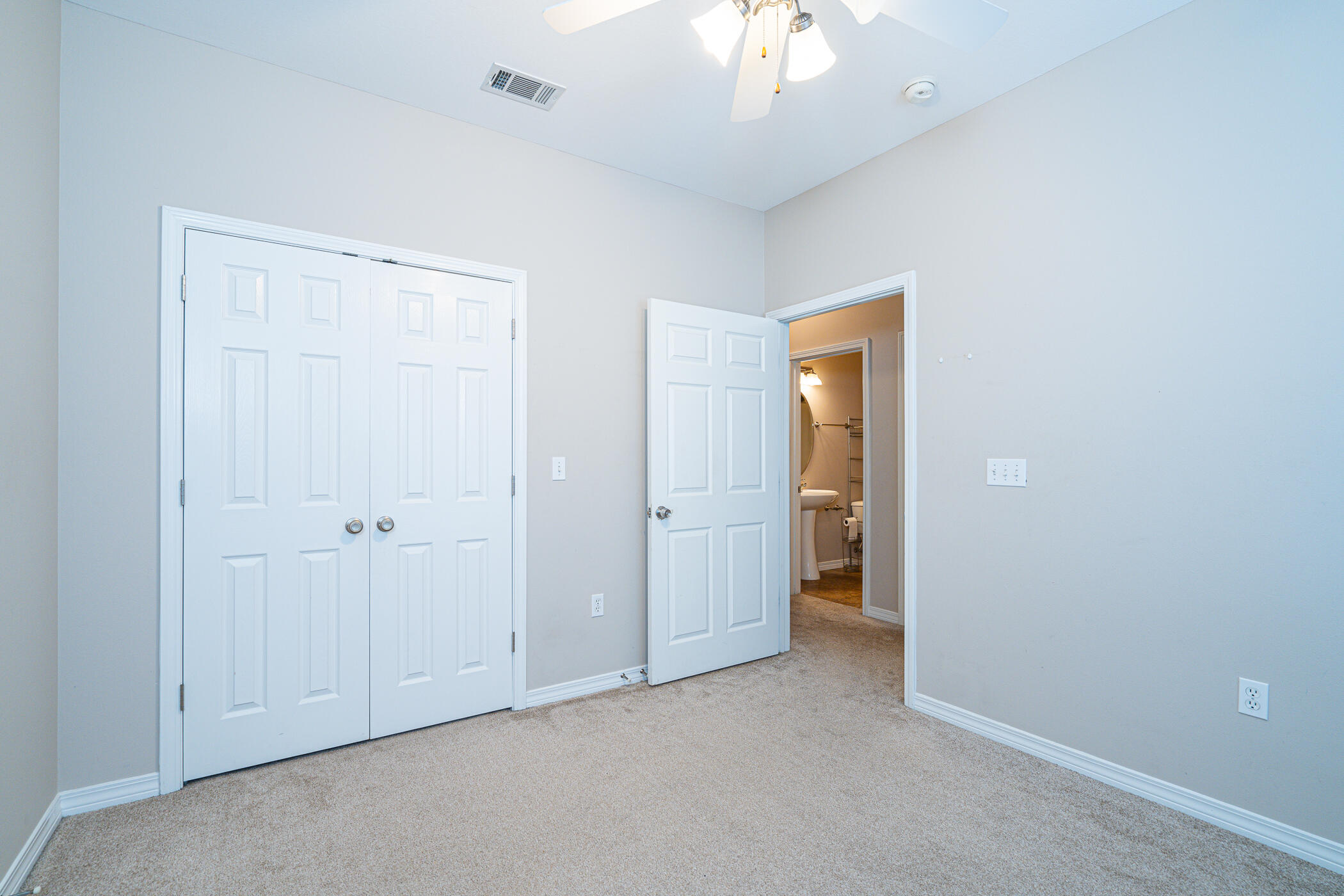 MERIDIAN SQUARE T/H - Residential