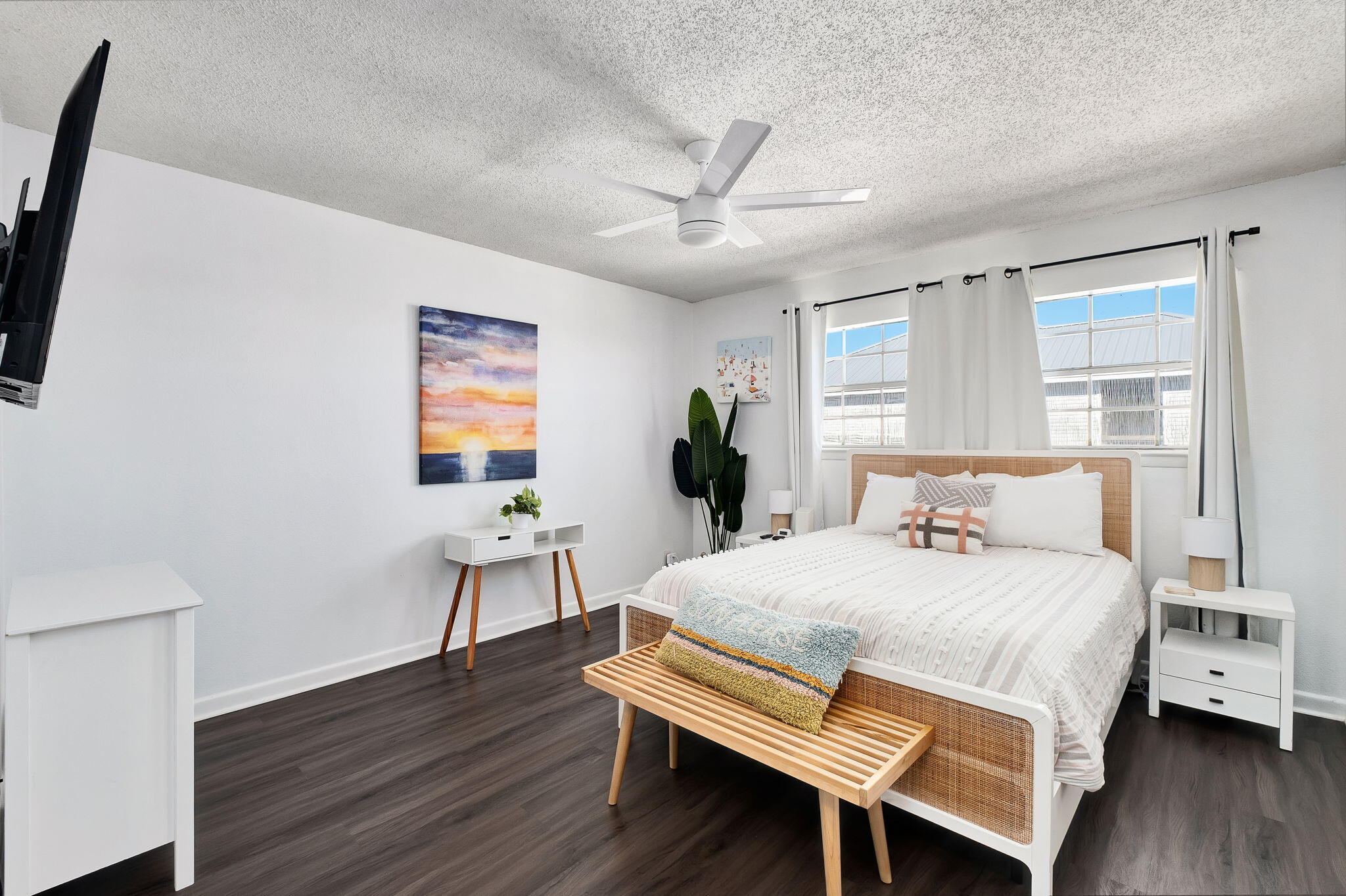 ISLANDWOOD CONDO - Residential