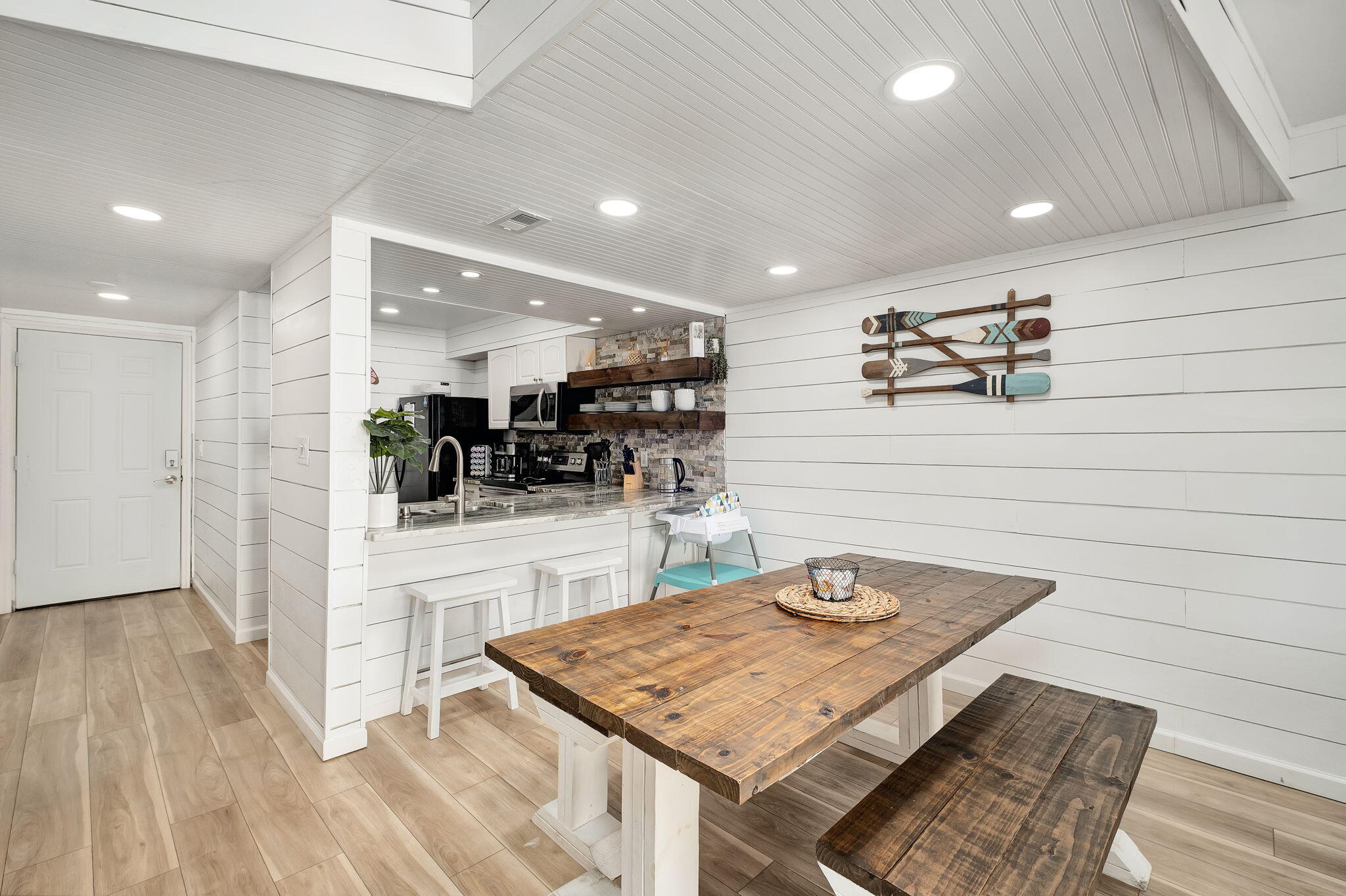 ISLANDWOOD CONDO - Residential